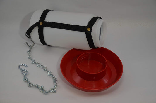 1 Qt. Hanging Harness with Plastic Bottle and Waterer Base