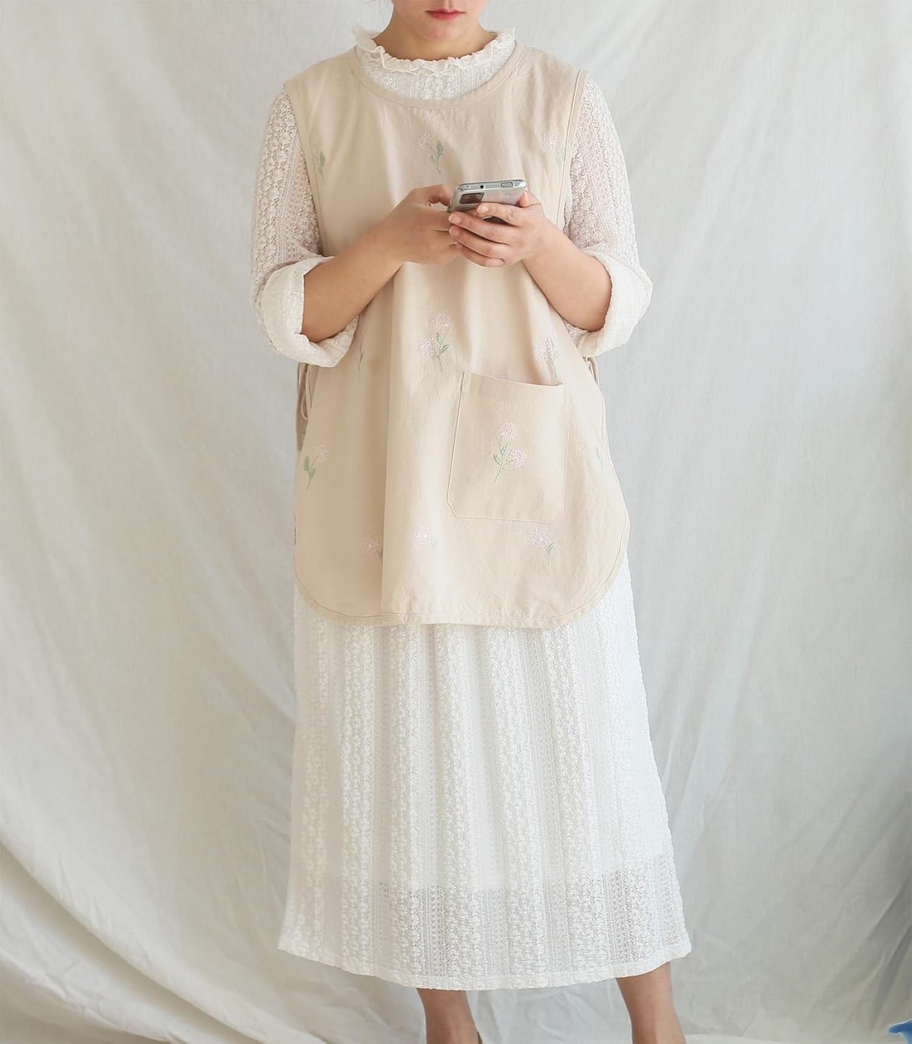 Cotton Cobbler Apron with Pocket for Parent and Child, Embroidered Flo