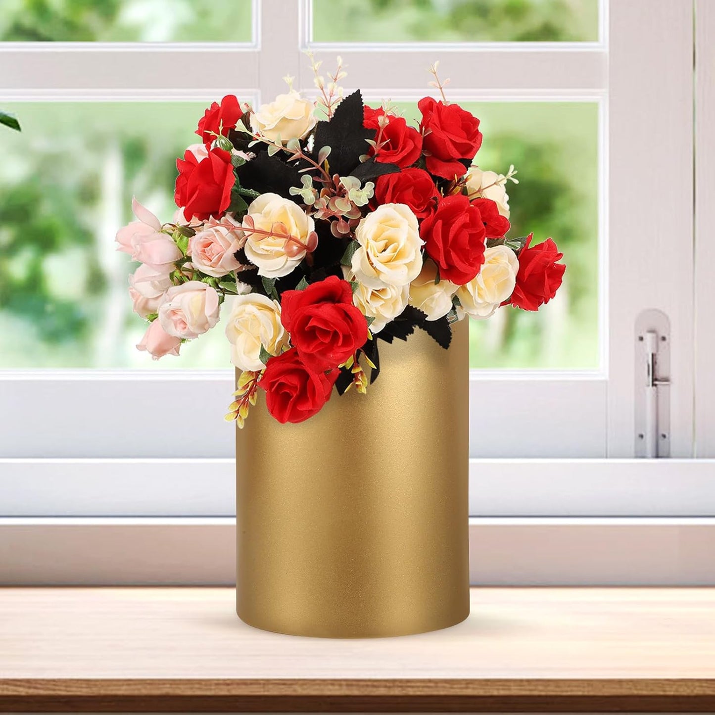PRETYZOOM Rustic Iron Flower Vase Cylinder Planter Vintage Flower Buck
