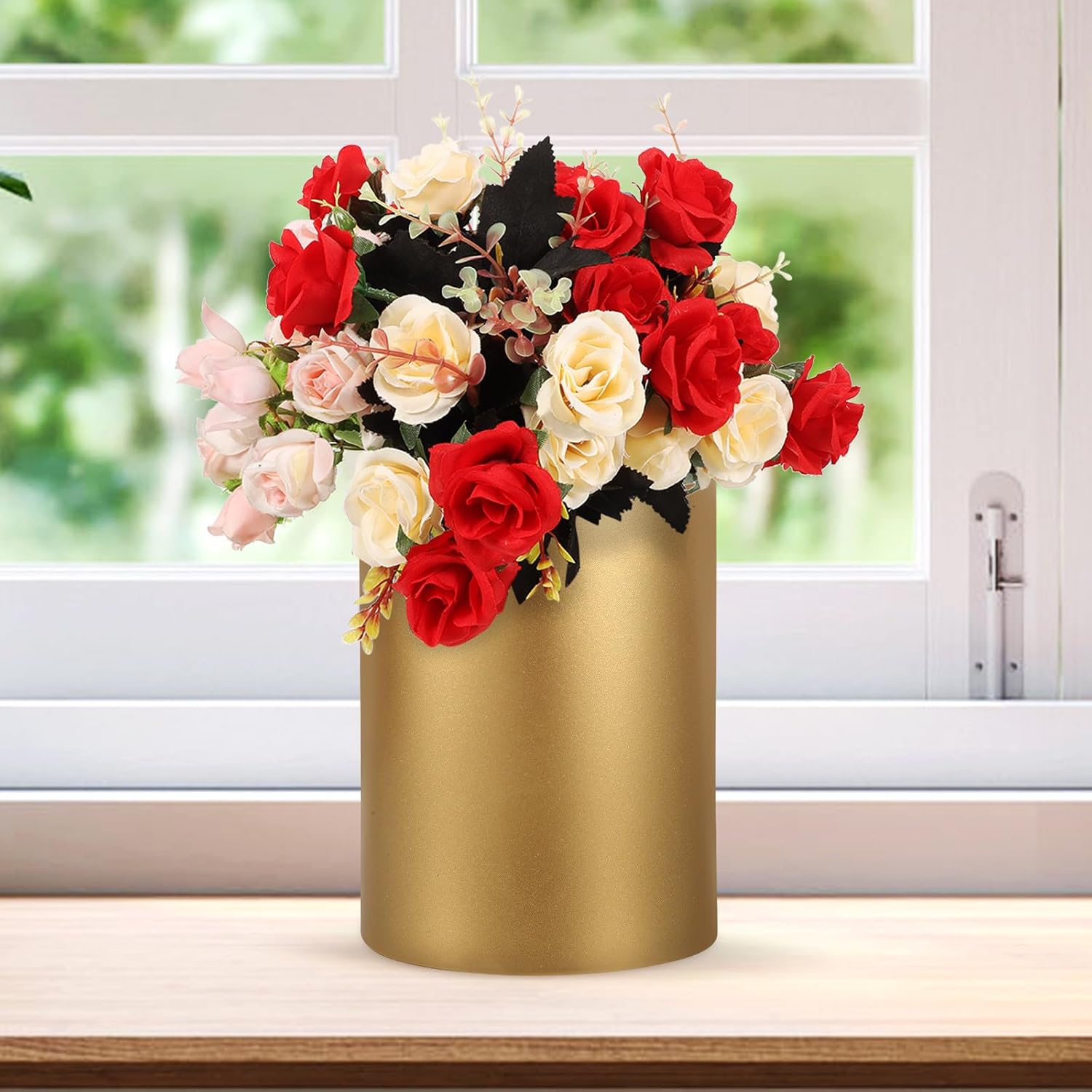 PRETYZOOM Rustic Iron Flower Vase Cylinder Planter Vintage Flower Buck