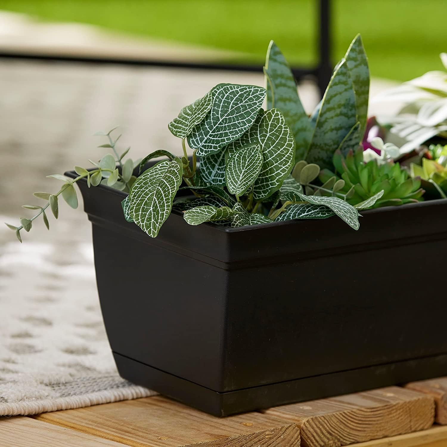 The HC Companies 24" Eclipse Plastic Window Box 7.76"x24"x6.57" in Bla