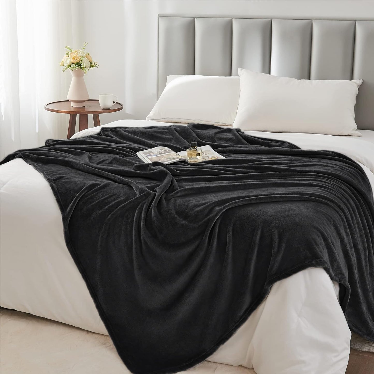 BEDELITE Fleece Blanket Black Throw Blankets for Couch & Bed, Luxury Plush Cozy Fuzzy Blanket 50x60 inches, Super Soft Warm Lightweight Throw Blanket for Travel Camping