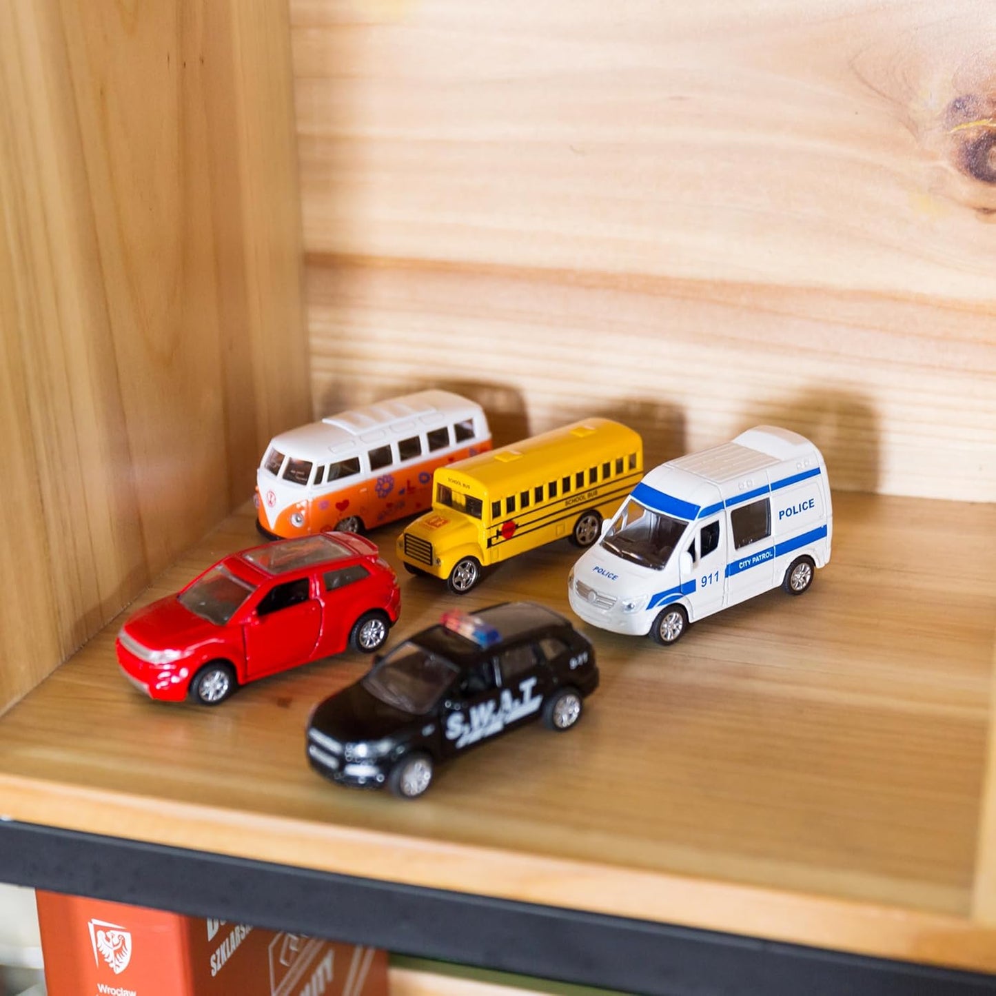 KIDAMI Die-cast Metal Toy Cars Set of 5, Openable Doors, Pull Back Car