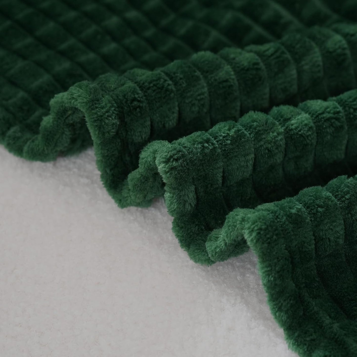 Puncuntex Green Throw Blanket 50"×60" Decorations Fleece Super Soft Plush Fuzzy Cozy Blanket with Square 3D Jacquard Grid Design Luxury Lightweight for Couch Sofa Chair,Dark Forest Green