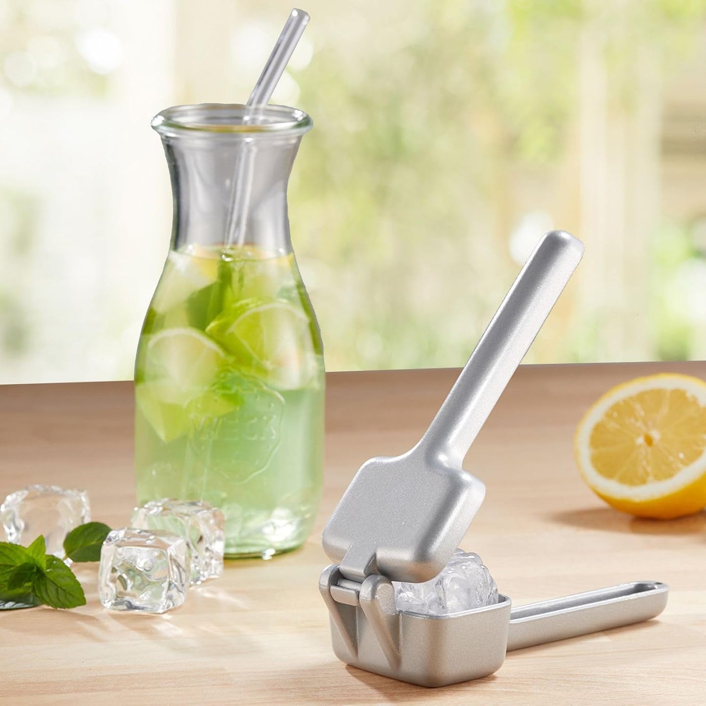 Westmark Manual Ice Crusher – German Heavy-Duty Aluminum Hand Ice Cube Crusher for Crushed Ice, Portable Bar Tool for Cocktails & Drinks, Dishwasher Safe, Bar Accessories, Gray