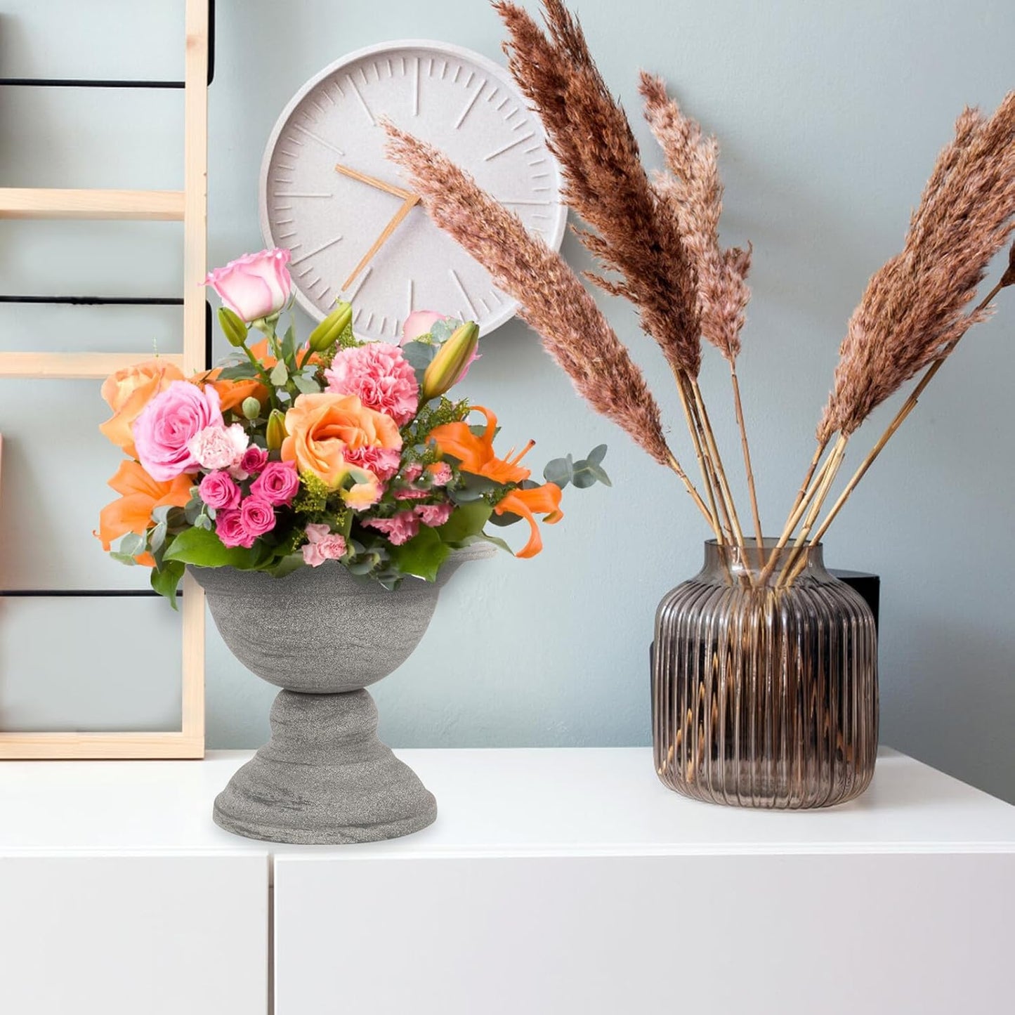 FAVOMOTO Vintage Style Metal Vase with Stable Flat Base for Tabletop Decor Rustic Grey Flowerpot for Home and Dining Table Farmhouse Retro Metal Planter for Floral Arrangements and