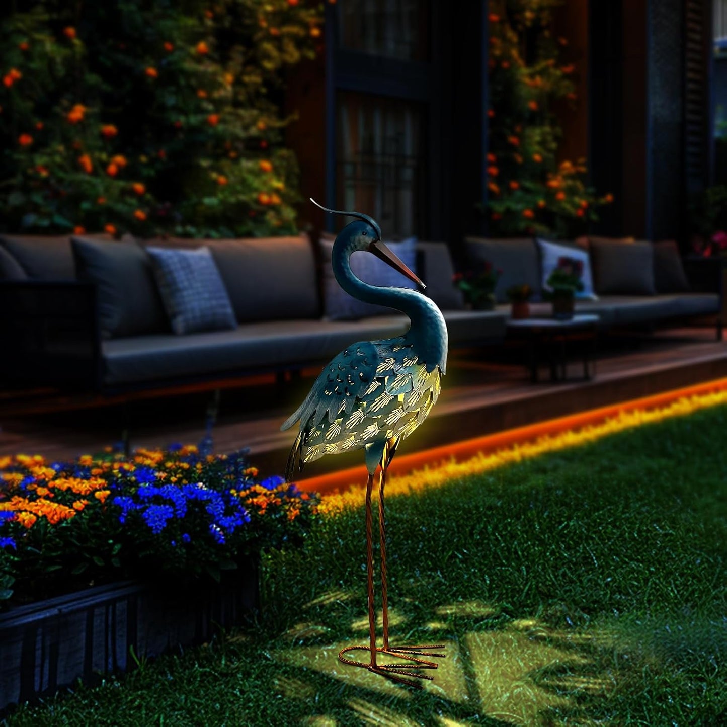 HONGLAND Solar Metal Crane Statue Garden Heron Sculpture, Outdoor Heron Yard Art Coastal Ocean Bird Decor Lawn Ornament for Backyard Porch Patio Decor（30 Inch）
