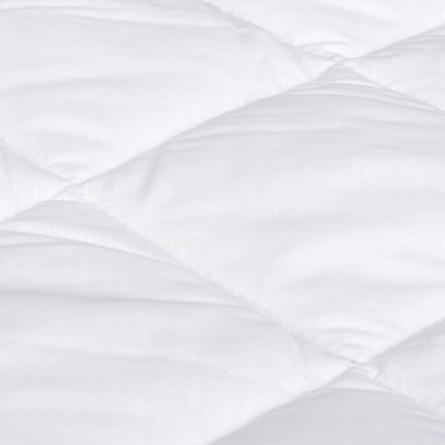 Amazon Basics Hypoallergenic Quilted Plush and Breathable Mattress Top