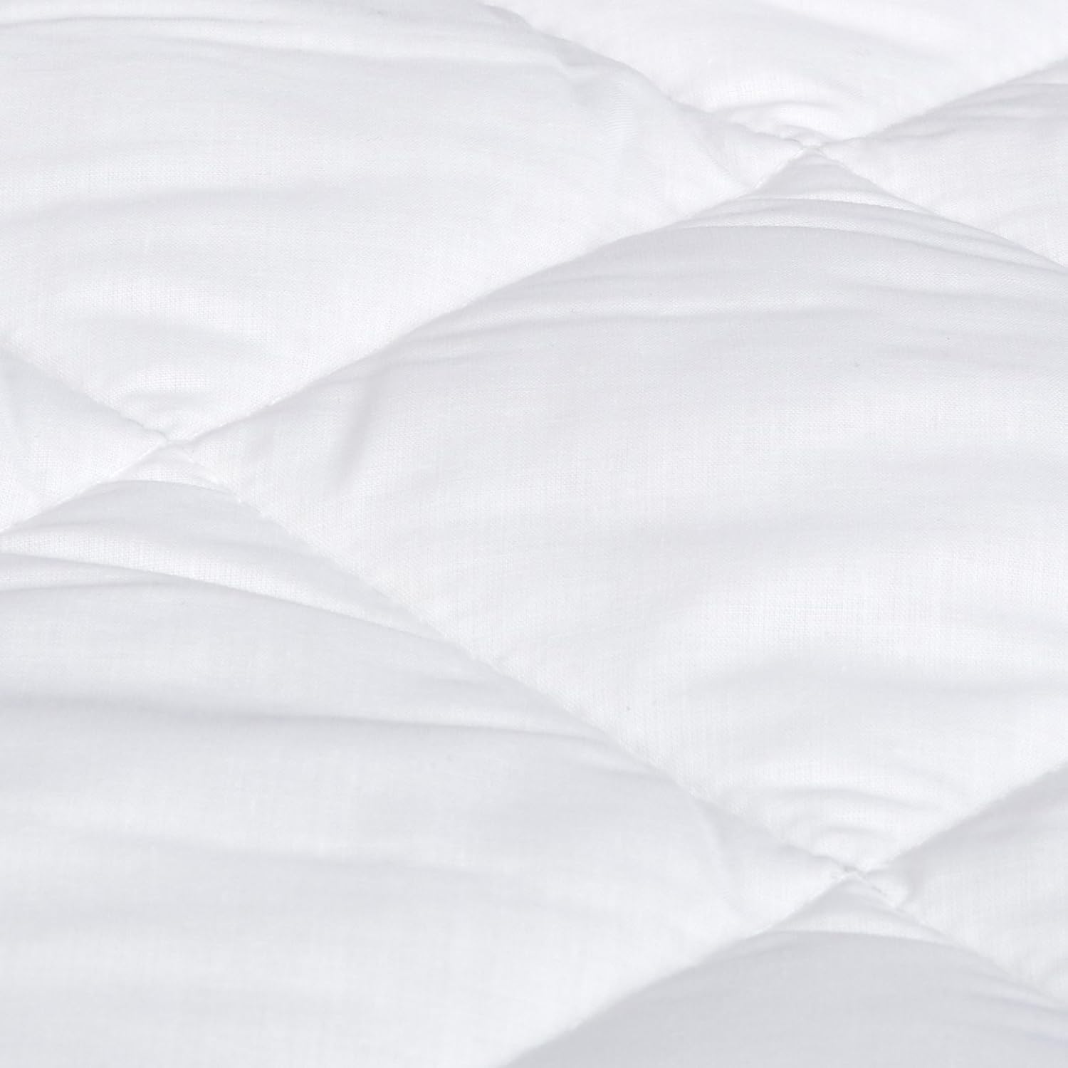 Amazon Basics Hypoallergenic Quilted Plush and Breathable Mattress Top