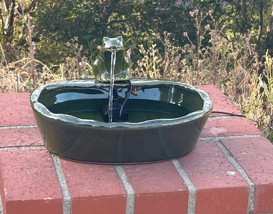 ASC Solar Powered Ceramic Green Frog Water Fountain Kit Garden Patio B