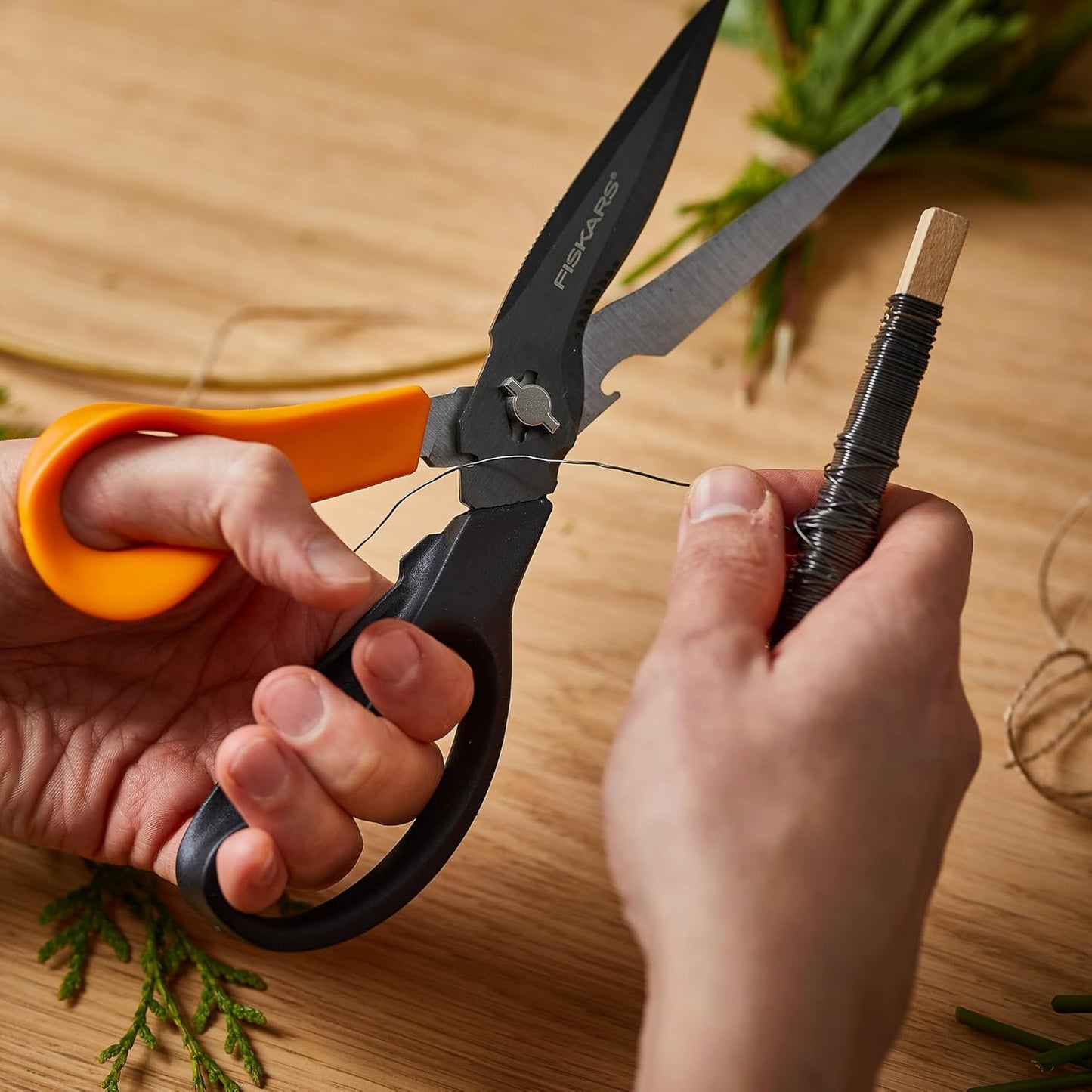Fiskars Garden Scissors, 7-in-1 Garden Shears Multi-Tool with Sheath, 