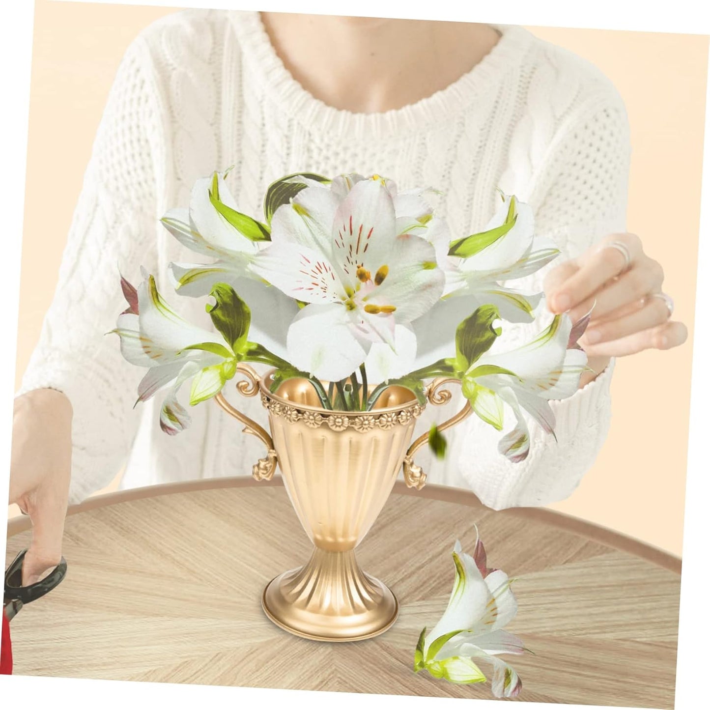 BESTOYARD Vintage Iron Flower Pot Retro Style Vase for Wedding Decor D