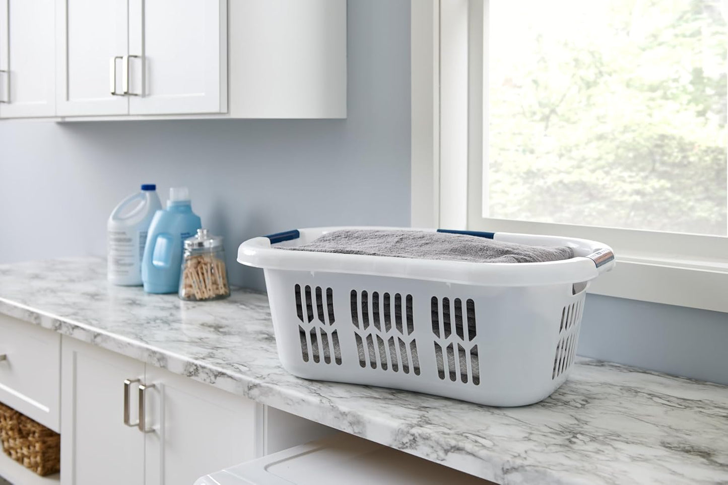 Rubbermaid Large Hip-Hugger Laundry Basket/Hamper, 1.5-Bushel, White, Stackable Storage Bin/Organizer for Bathroom/Bedroom/Dorm/Home