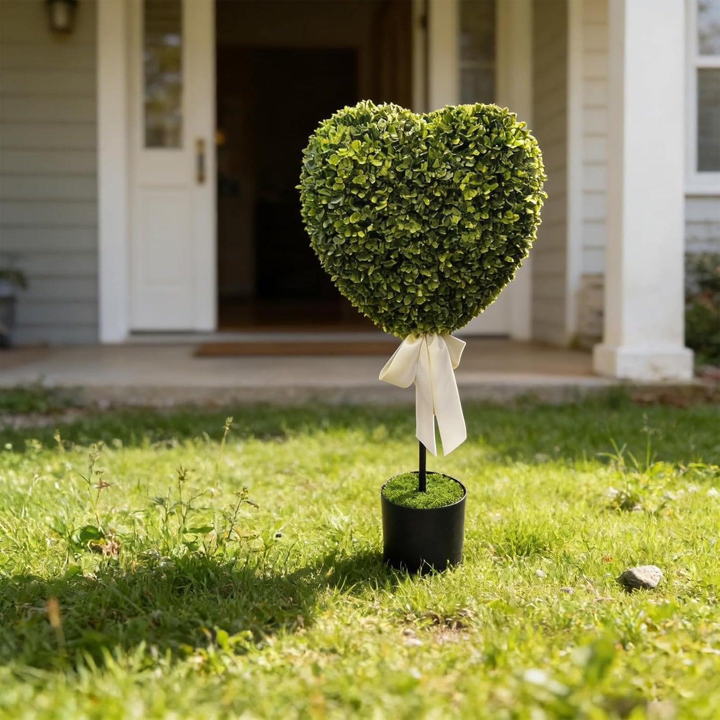Valentine ' s Heart Shaped Outdoor Decor, 2 Sets Artificial Trees with Balls Planter Pots and Bow Tie Valentine ' s Heart Shaped Outdoor Decor