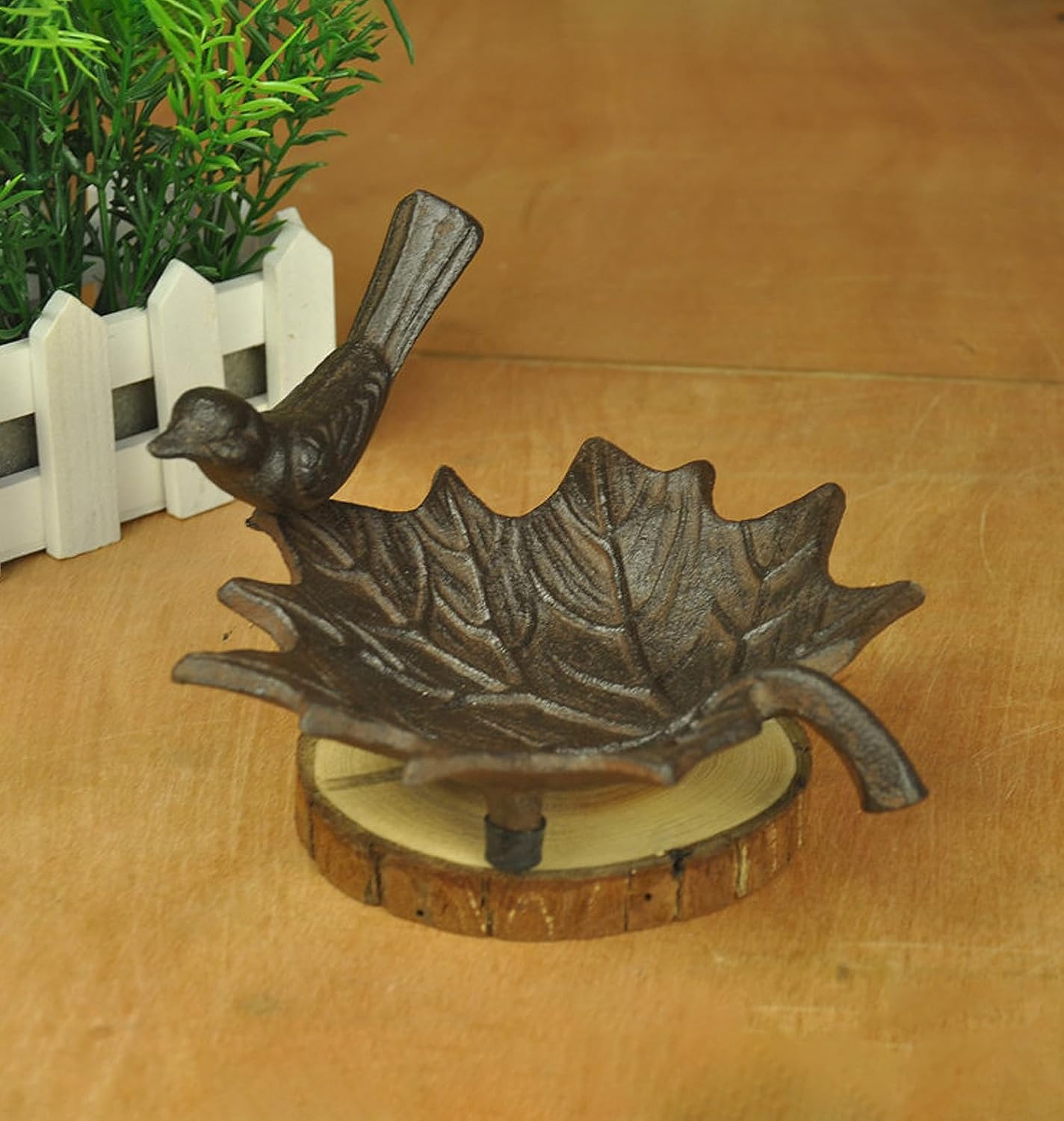 Cast Iron Bird Feeder, Maple Leaf Shaped Wild Bird Feeding Bowl Rustic