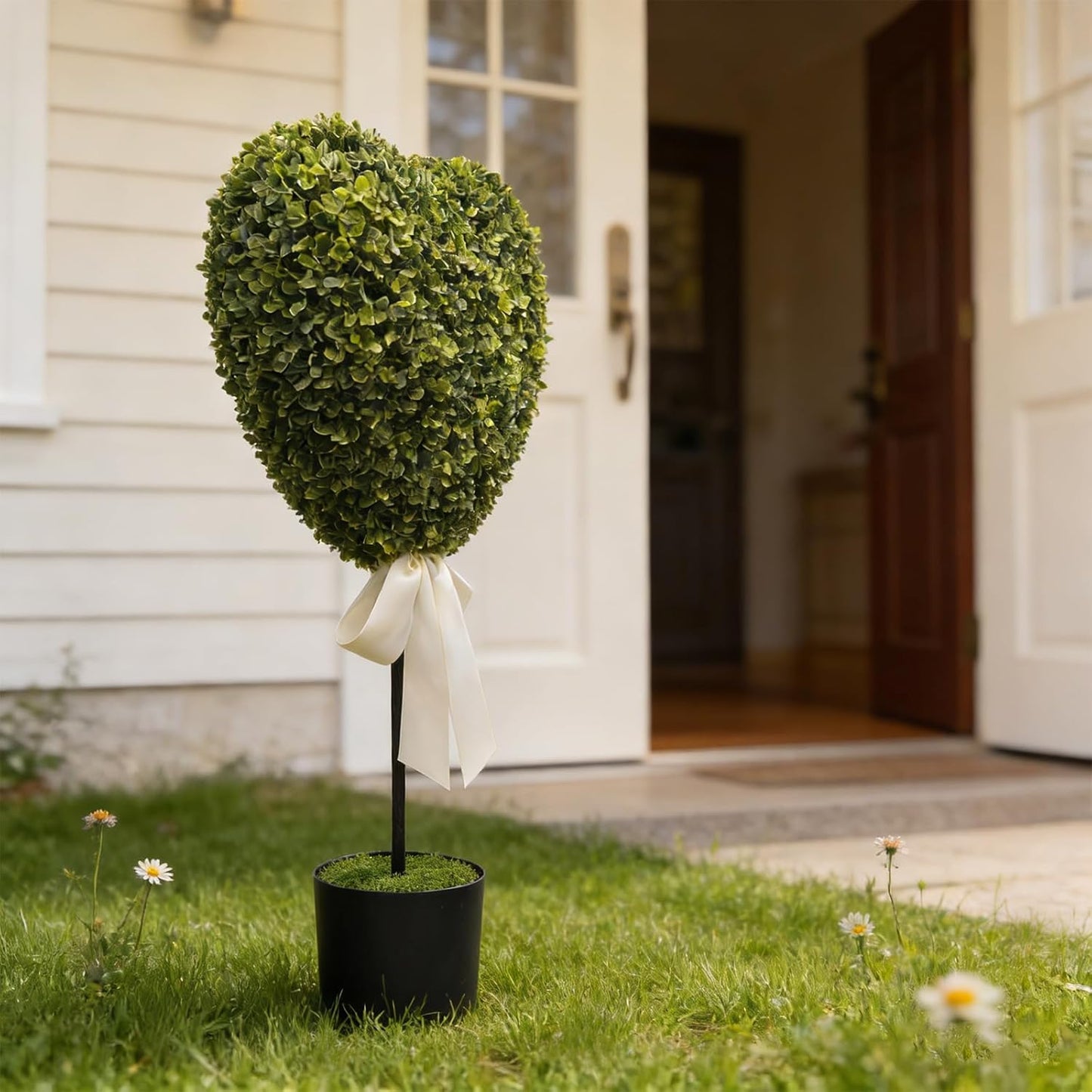 Valentine ' s Heart Shaped Outdoor Decor, 2 Sets Artificial Trees with Balls Planter Pots and Bow Tie Valentine ' s Heart Shaped Outdoor Decor