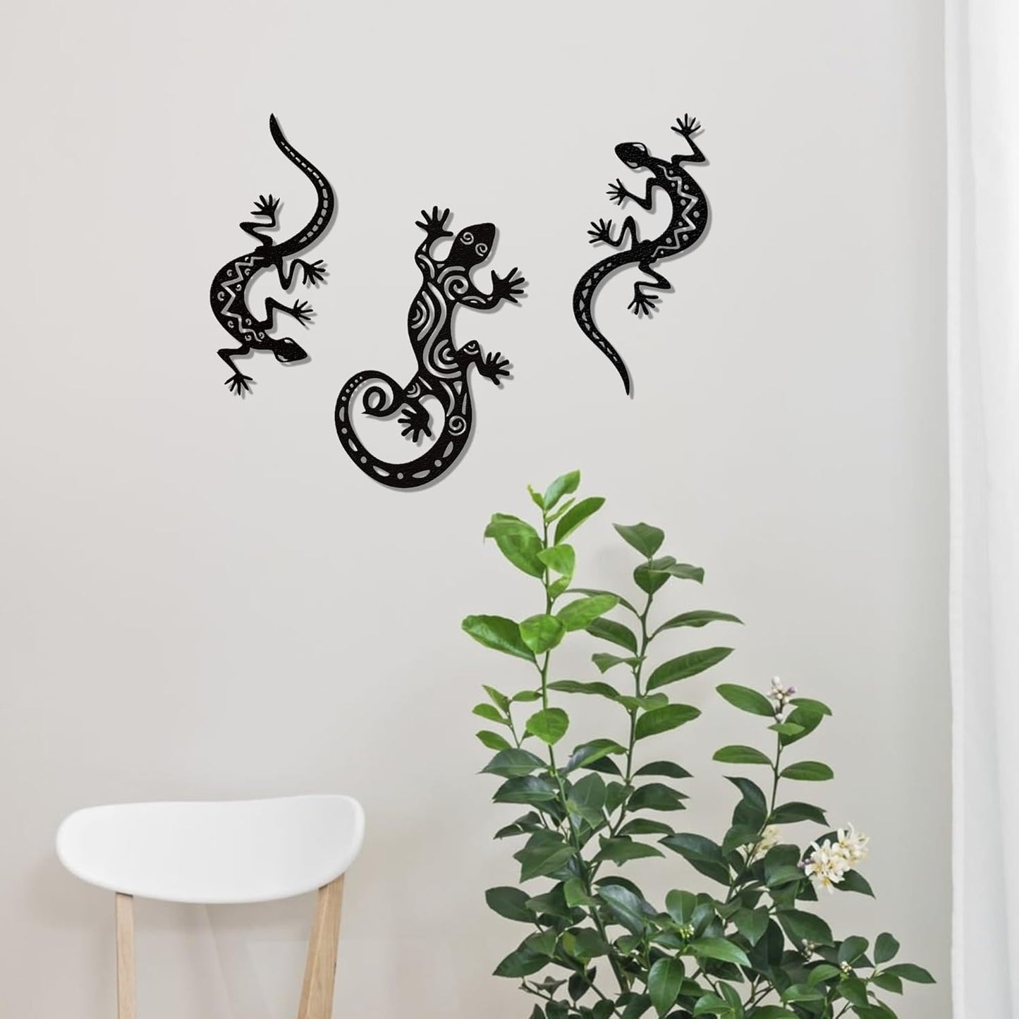 YATEASLU Outdoor Wall Art Metal Gecko Sculpture Elegant Black Patio Wall Decor Outdoor Fence Southwestern Style Decor for Garden, Patio or Home (Pack of 3)
