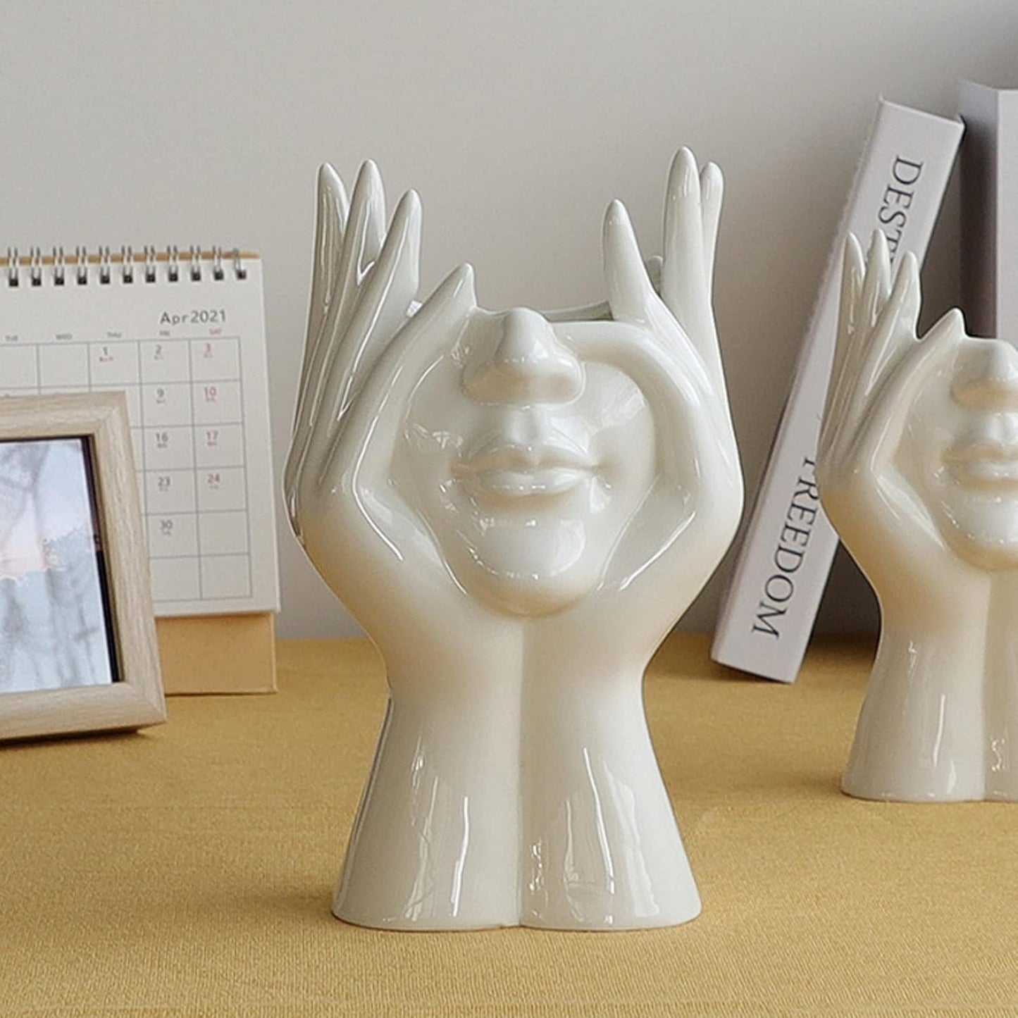 Human Form Body Flower Vase Art Face Ceramic Sculpture Flower Plant Pot Table Centerpieces Wedding Office Kitchen Home Decor (Hand Holding Face)