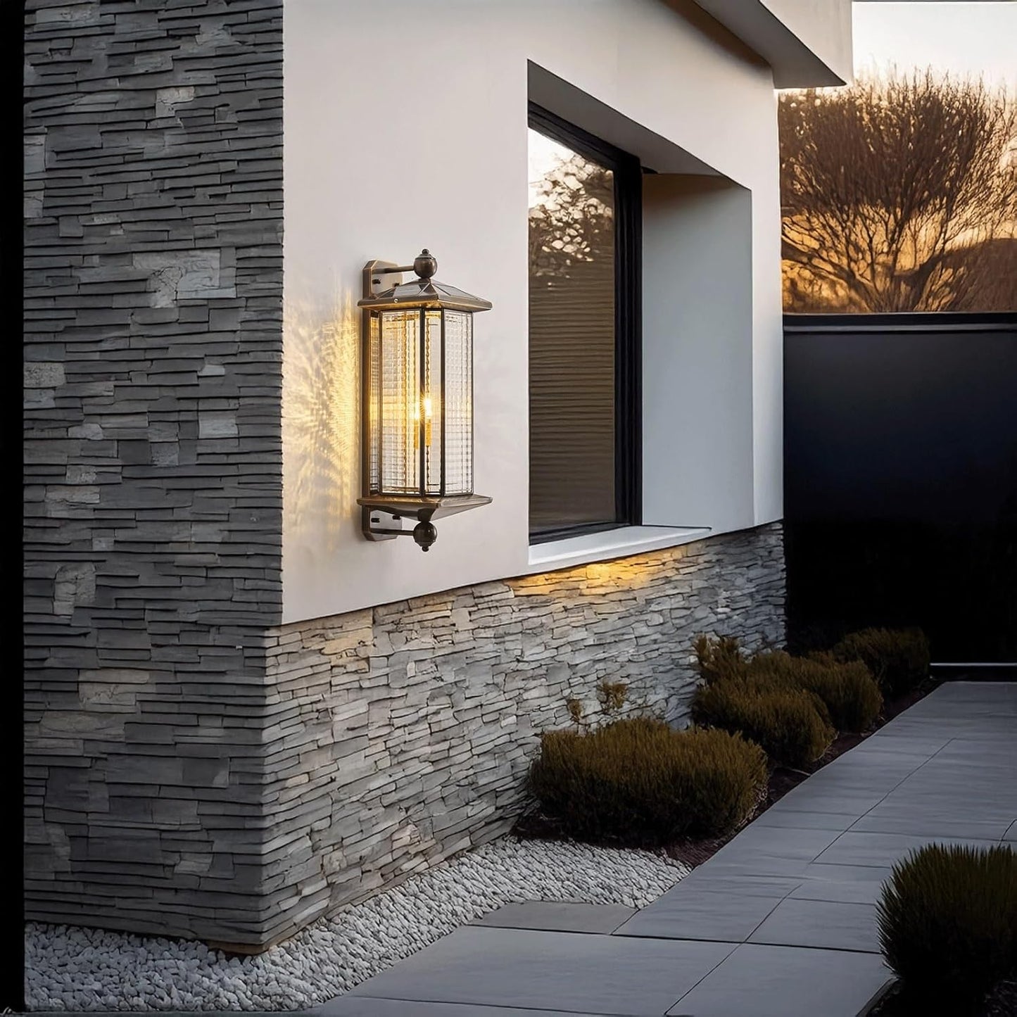 Vintage Solar LED Outdoor Wall Light Lantern IP65 Waterproof Antique Copper Exterior Sconce Lamp with Thickened Glass Dusk to Dawn Automatic for Garden Patio Porch Villa Balcony Cottage