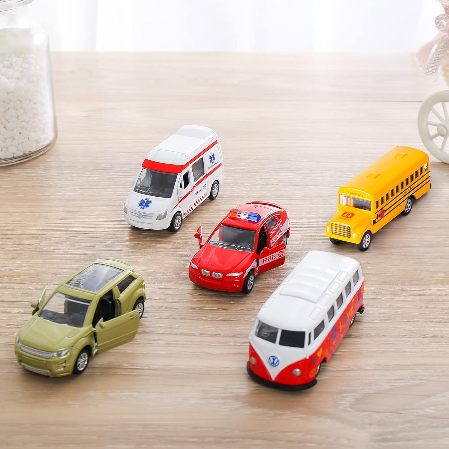 KIDAMI Die-cast Metal Toy Cars Set of 5, Openable Doors, Pull Back Car
