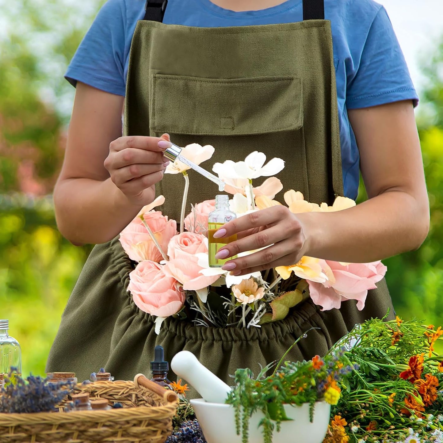 Gardening Apron Harvest Apron with Release Pockets, Gift for Women & M