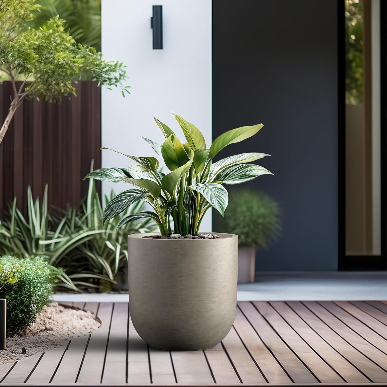 Kante 11.0" Round Concrete Planter, Large Cylinder Plant Pot with Curv