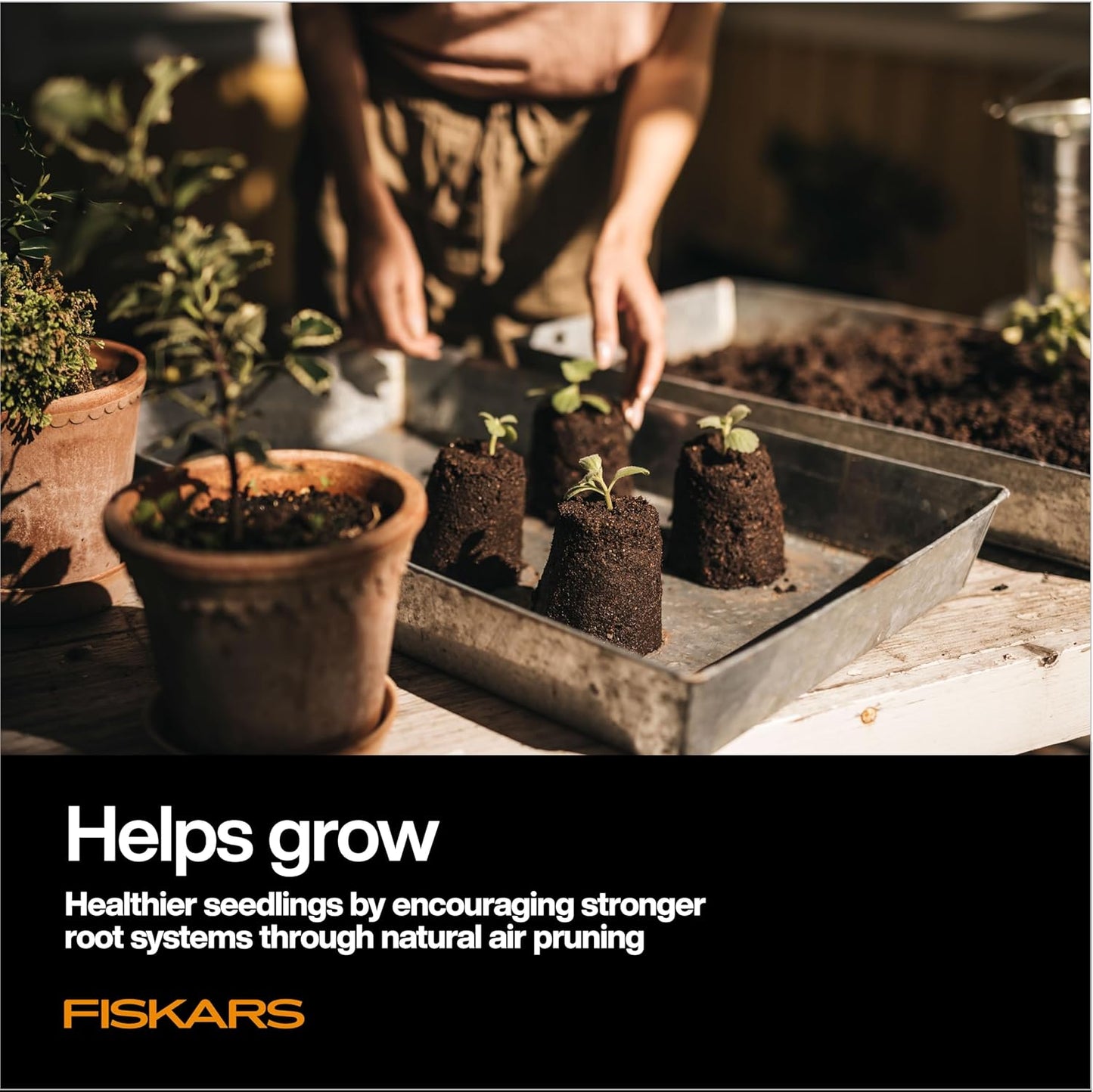 Fiskars Soil Block Maker for Garden Seeds with Natural Air Pruning, Ec