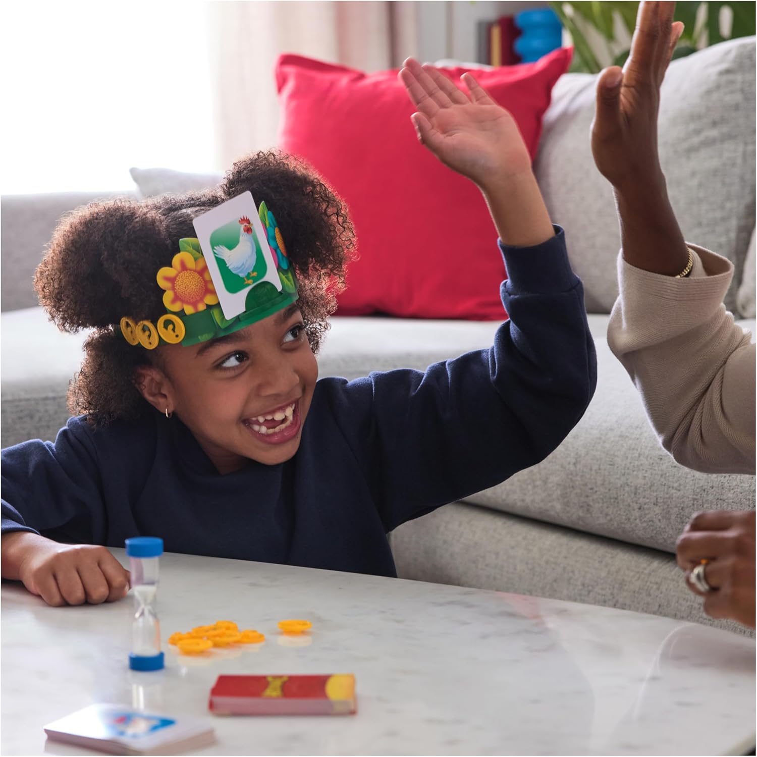 Spin Master Games, Hedbanz 2023 Edition with New Cards, Picture Guessi