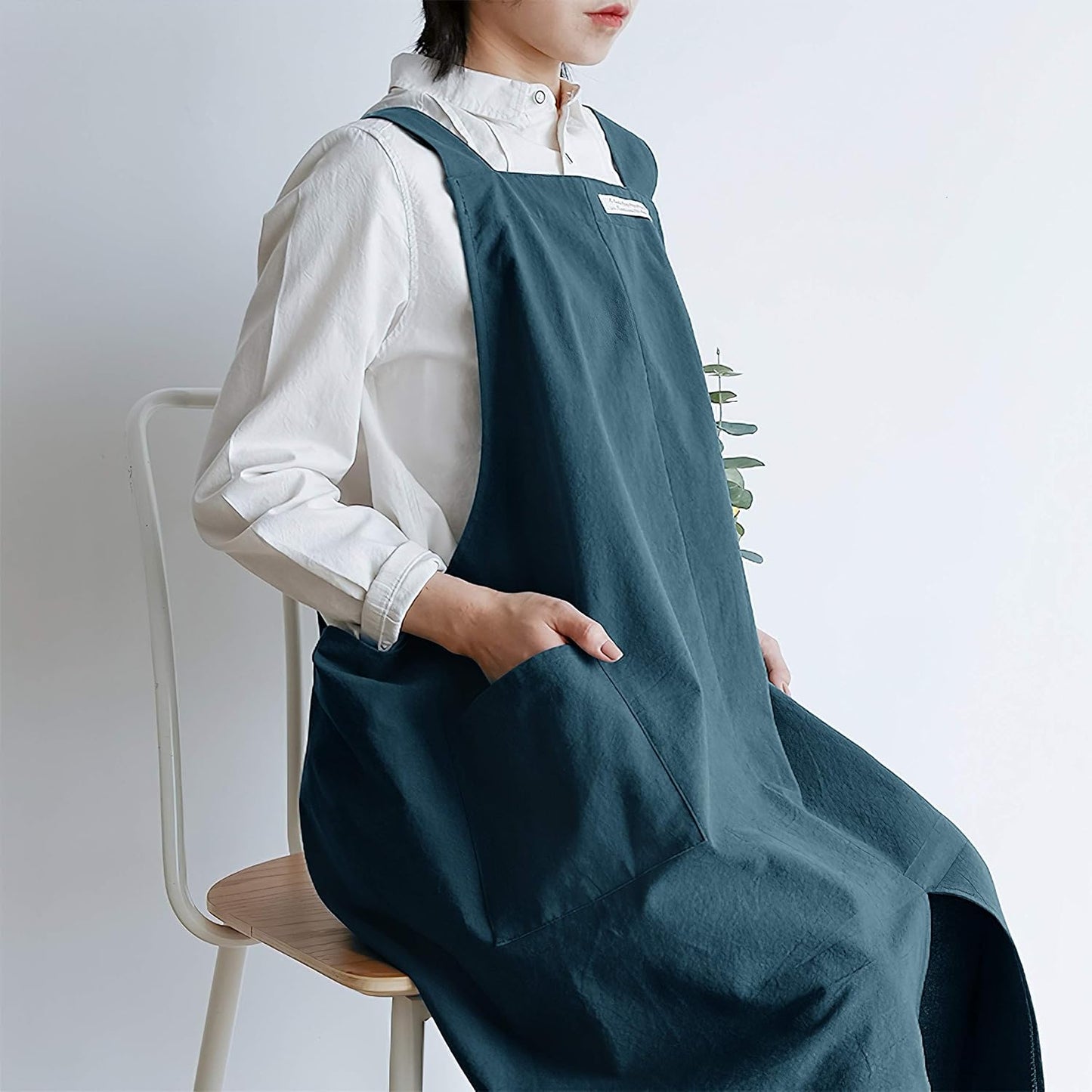 HANEE Cotton Aprons for Women and Men | Cross-Back Apron with Pockets
