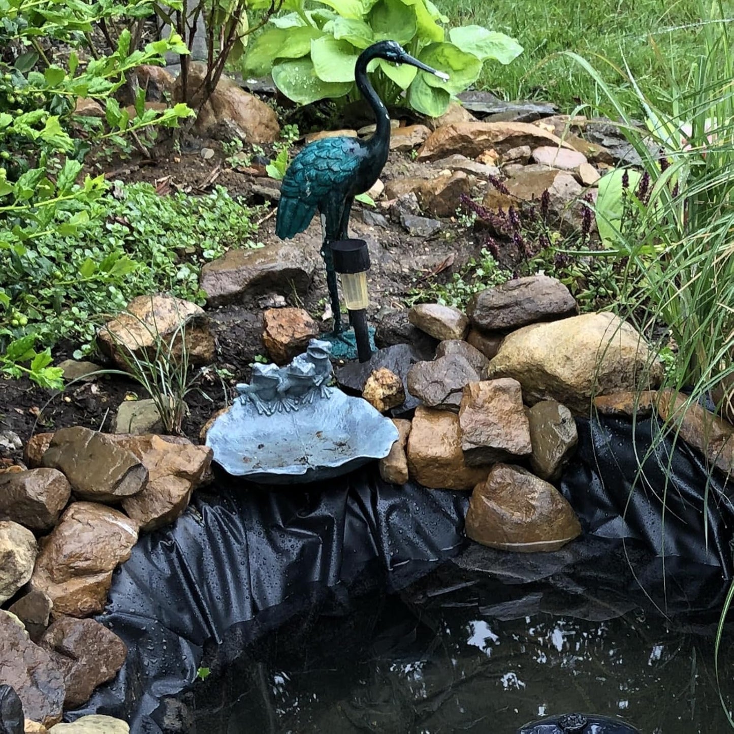 Wild Bird Feeder Birdbath Bowl - Garden Decorations Hummingbird Feeders Frogs on Leaf Bird Bath for Backyard Patio Outdoor Gifts for Frogs Lovers Mom Grandma Women 9.25*9.25*5 inch Newman House Studio