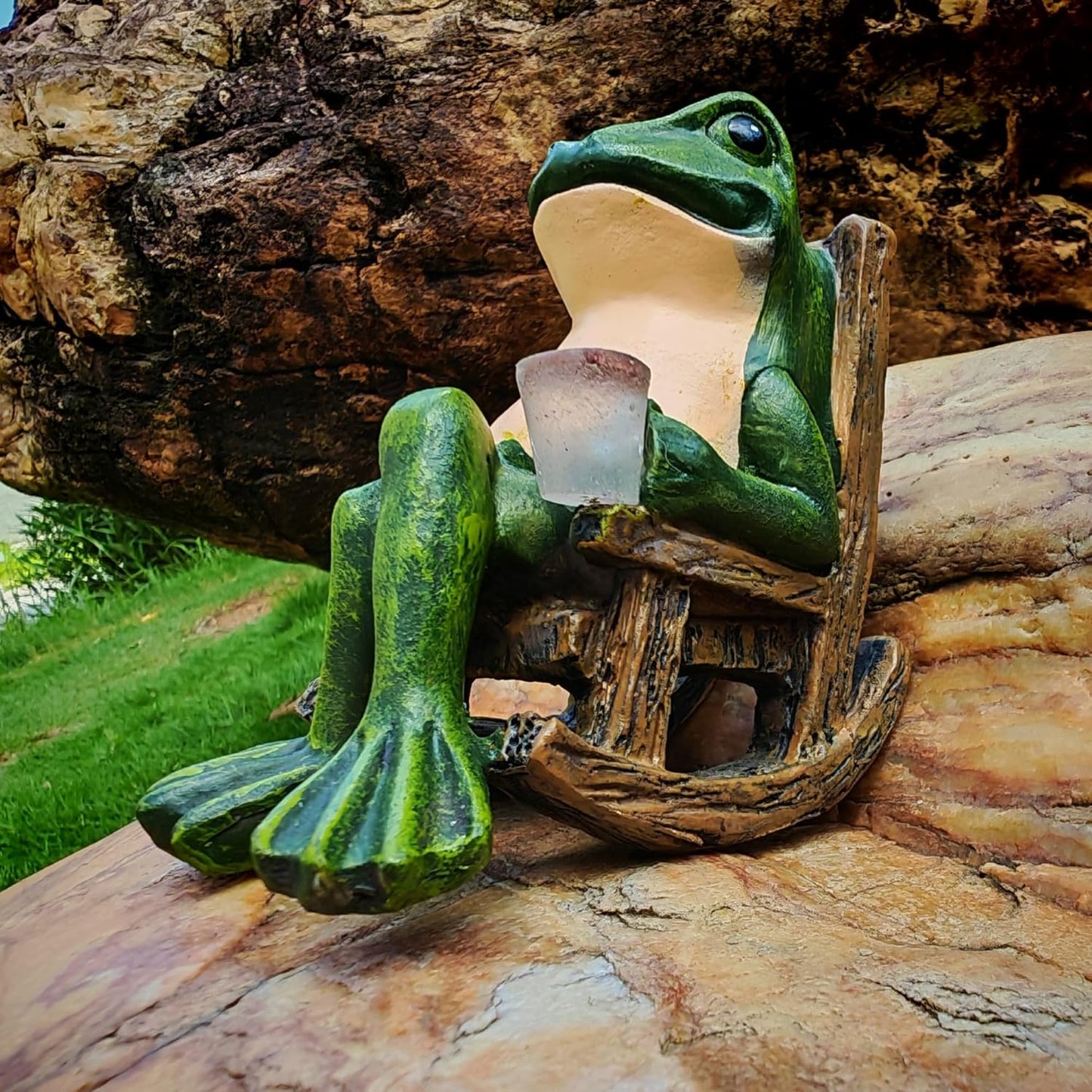 Miniature Frog Garden Statue Outdoor Decorations Figurine Light Fairy Garden Accessories Solar Frog Decor Art for Yard, Lawn,Balcony, Unique