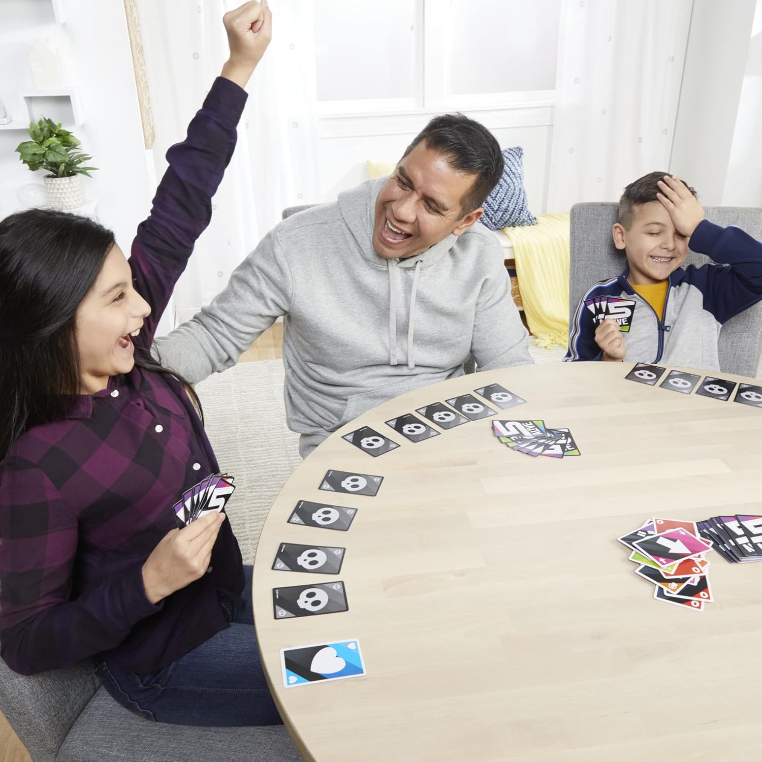 Hasbro Gaming 5 Alive Card Game, Fast-Paced Game for Kids and Families