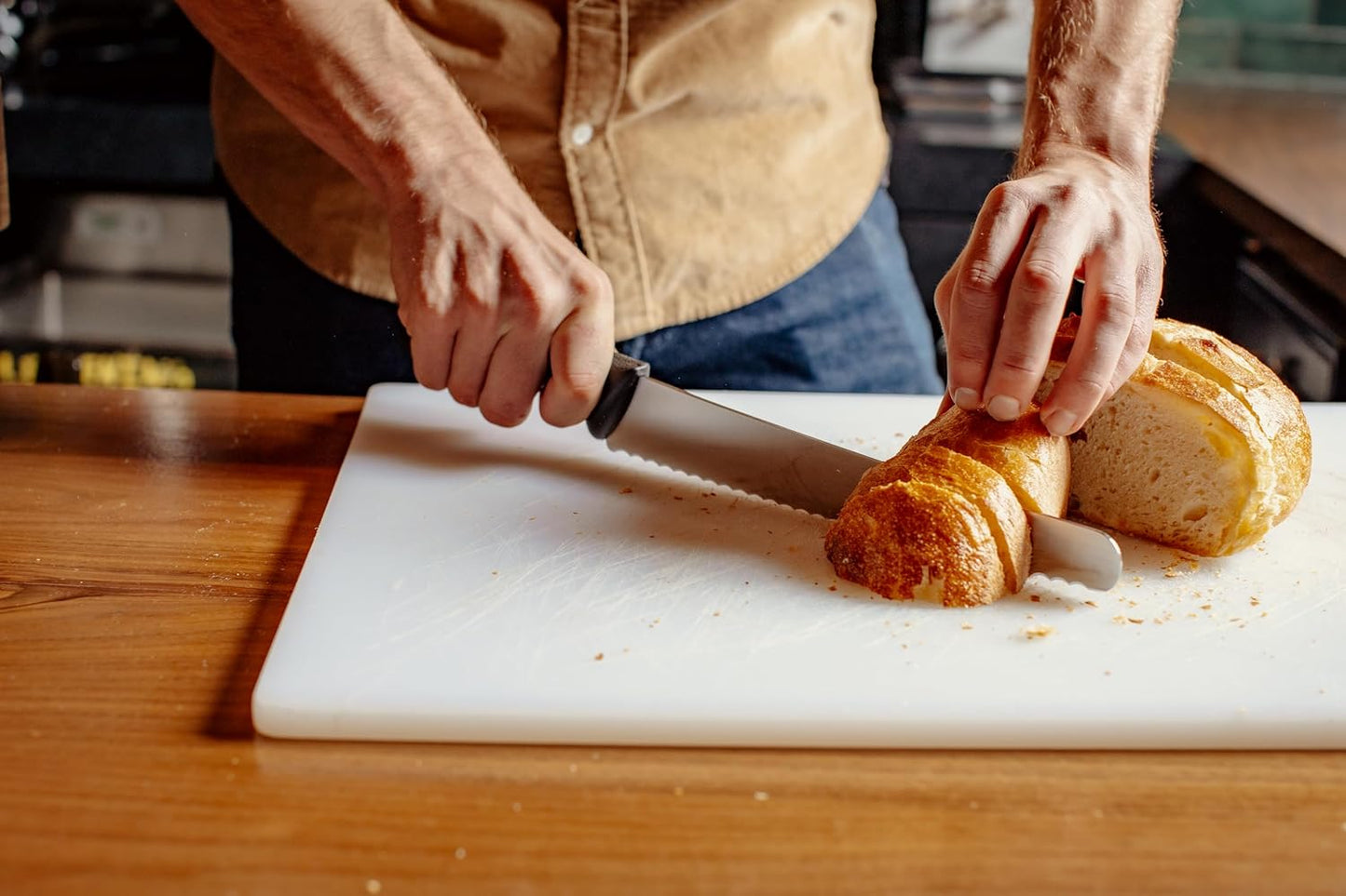 Mercer Culinary M23210 Millennia Black Handle, 10-Inch Wide Wavy Edge, Bread Knife
