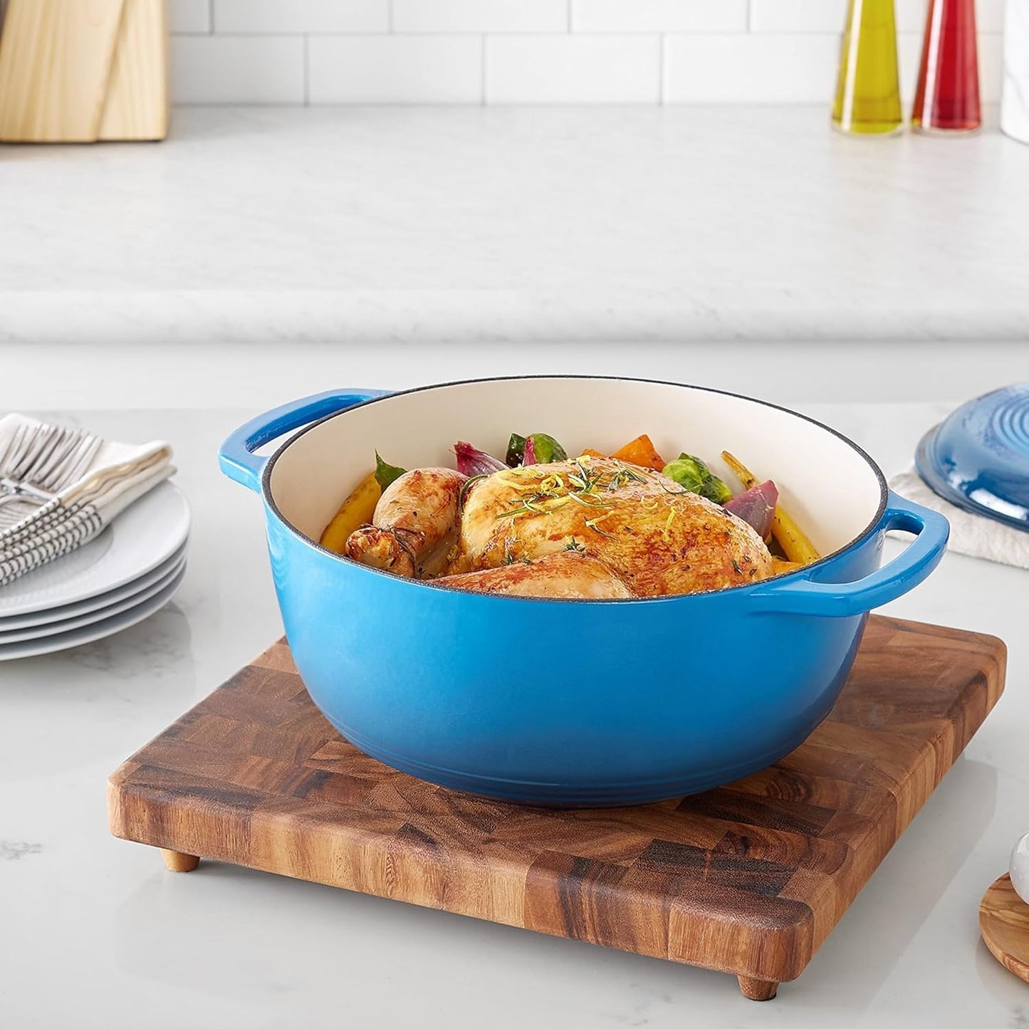 Amazon Basics Enameled Cast Iron Dutch Oven Pot with Lid, Round, Dual 