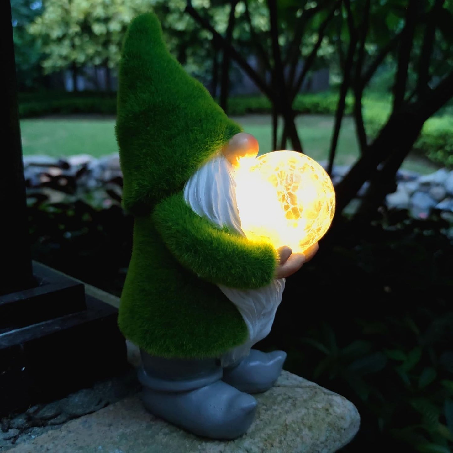Solar Gnomes Statue Garden Decor -Gnomes Lover Gifts, with Gazing Solar LED Lights Ball Gnomes Decoration for Garden Yard Patio Lawn Balcony - Gifts for Mom Grandma