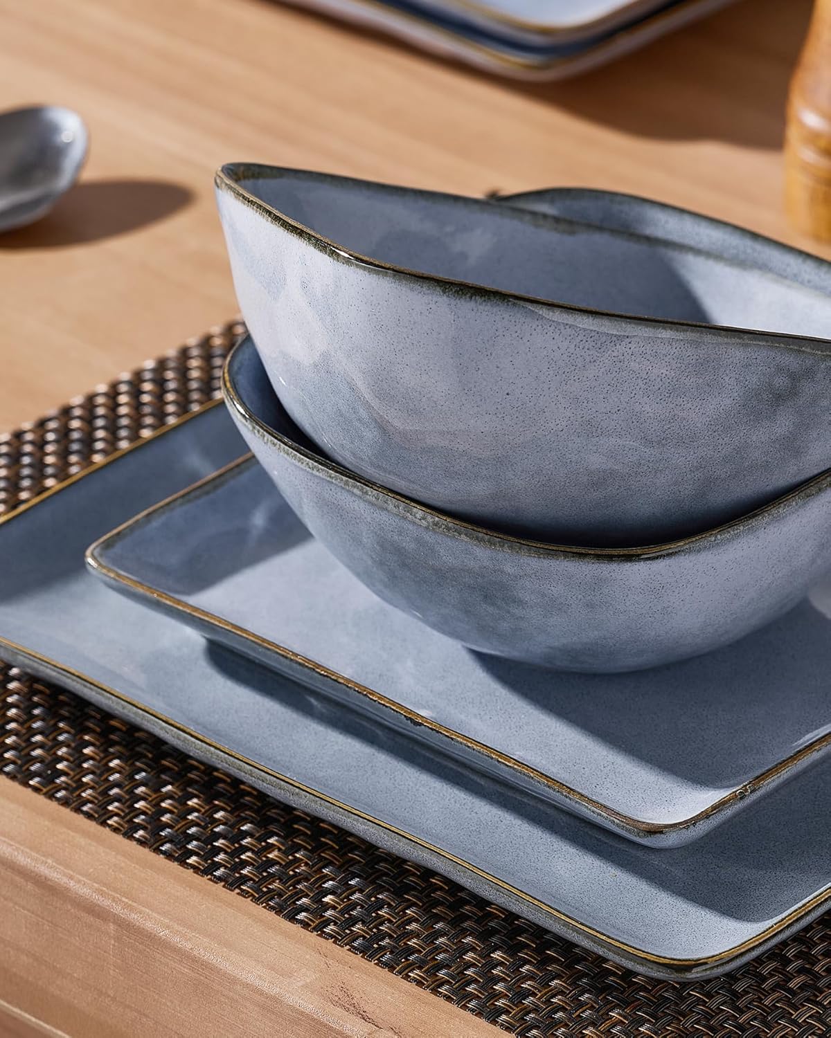 Famiware Dinnerware Sets for 4, Ocean Square 12-Piece Kitchen Plates a