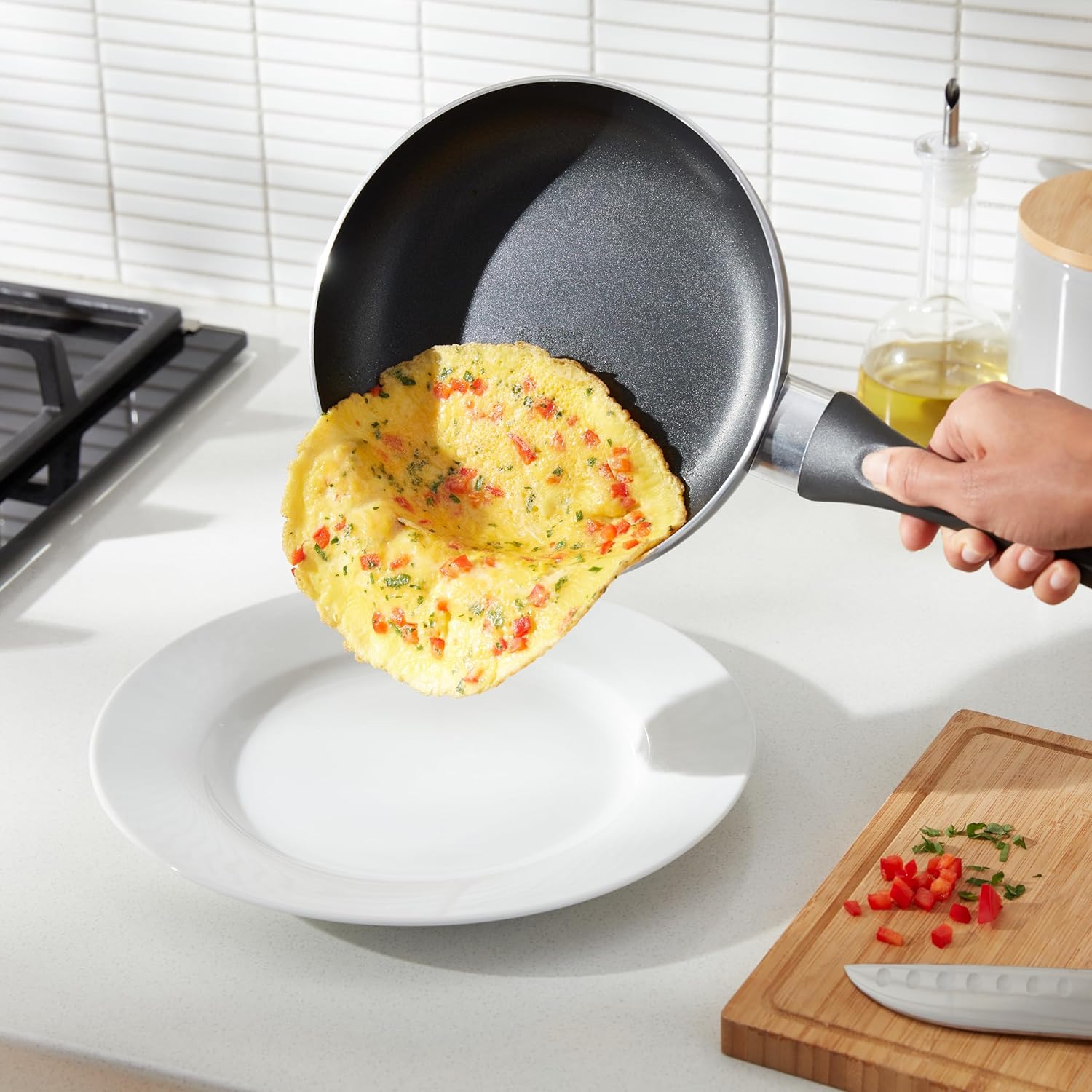Amazon Basics Non-Stick Kitchen Cookware 8-Piece Set, Non-Induction, I