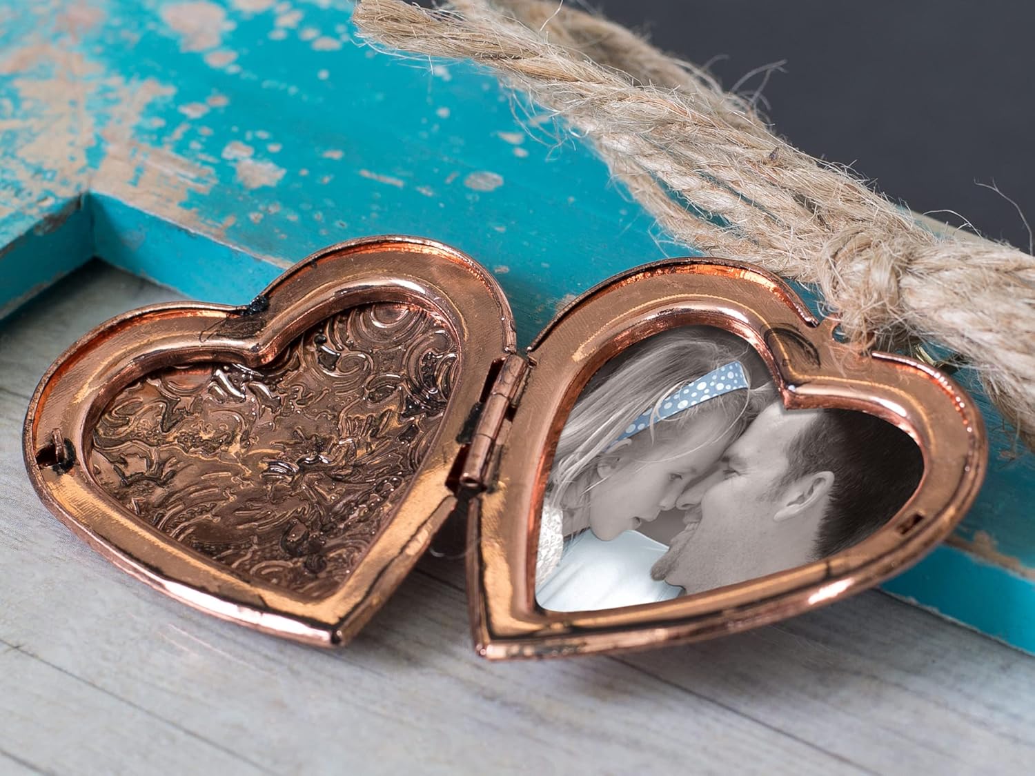 Cottage Garden True Friends Grateful Petite Locket Distressed Music Bo