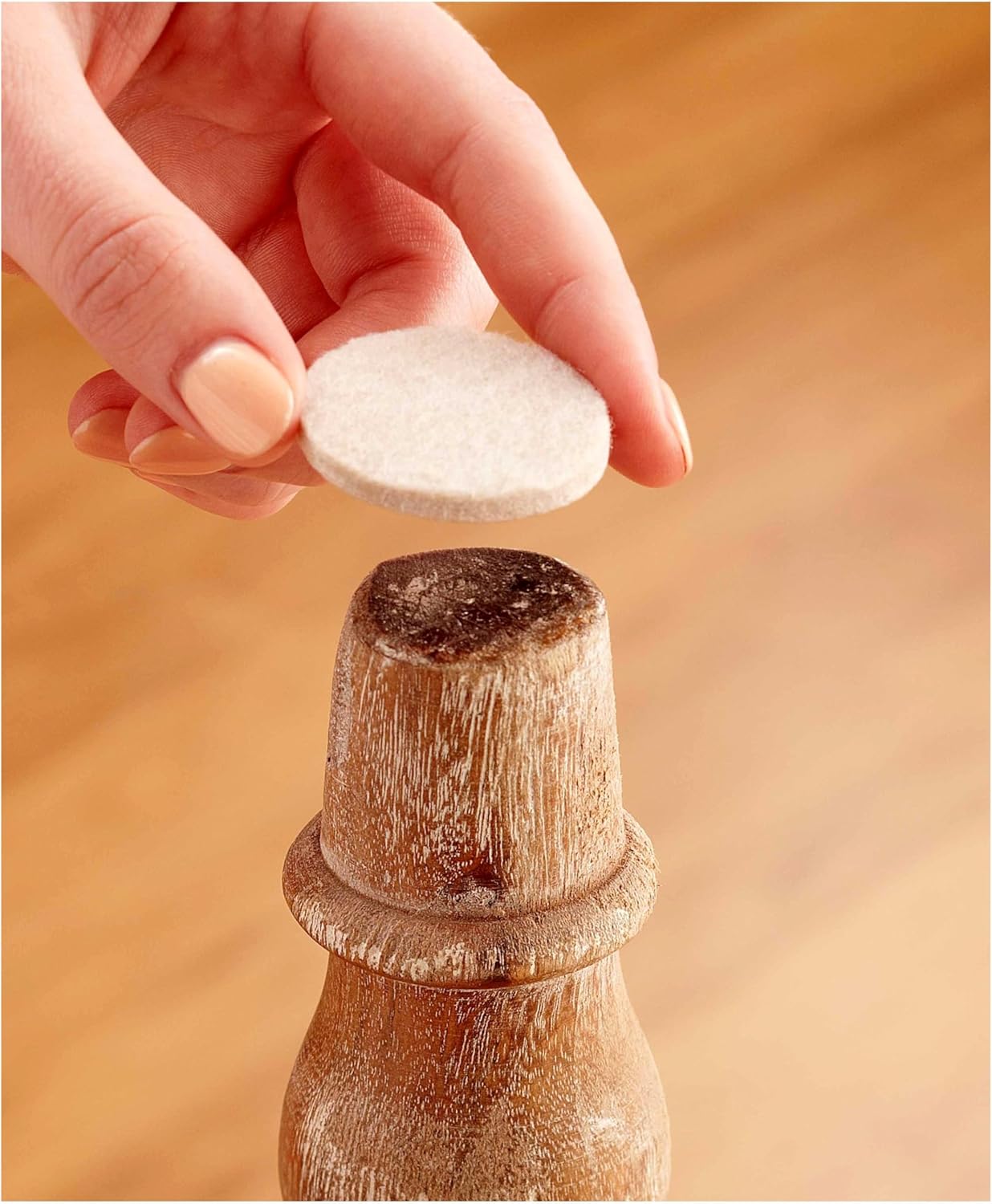 Scotch Felt Pads 32 PCS Beige, Felt Furniture Pads for Protecting Hardwood Floors, 1" Round, Easy-to-apply, Self-Stick design, Reliable protection from nicks, dents and scratches (SP802-NA)