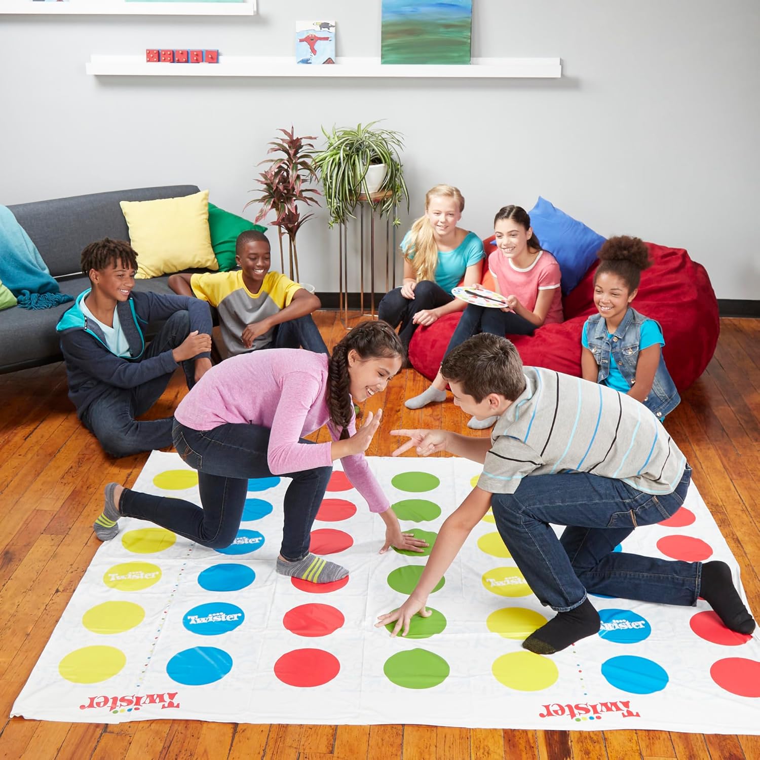 Hasbro Gaming Twister Ultimate: Bigger Mat, More Colored Spots, Family
