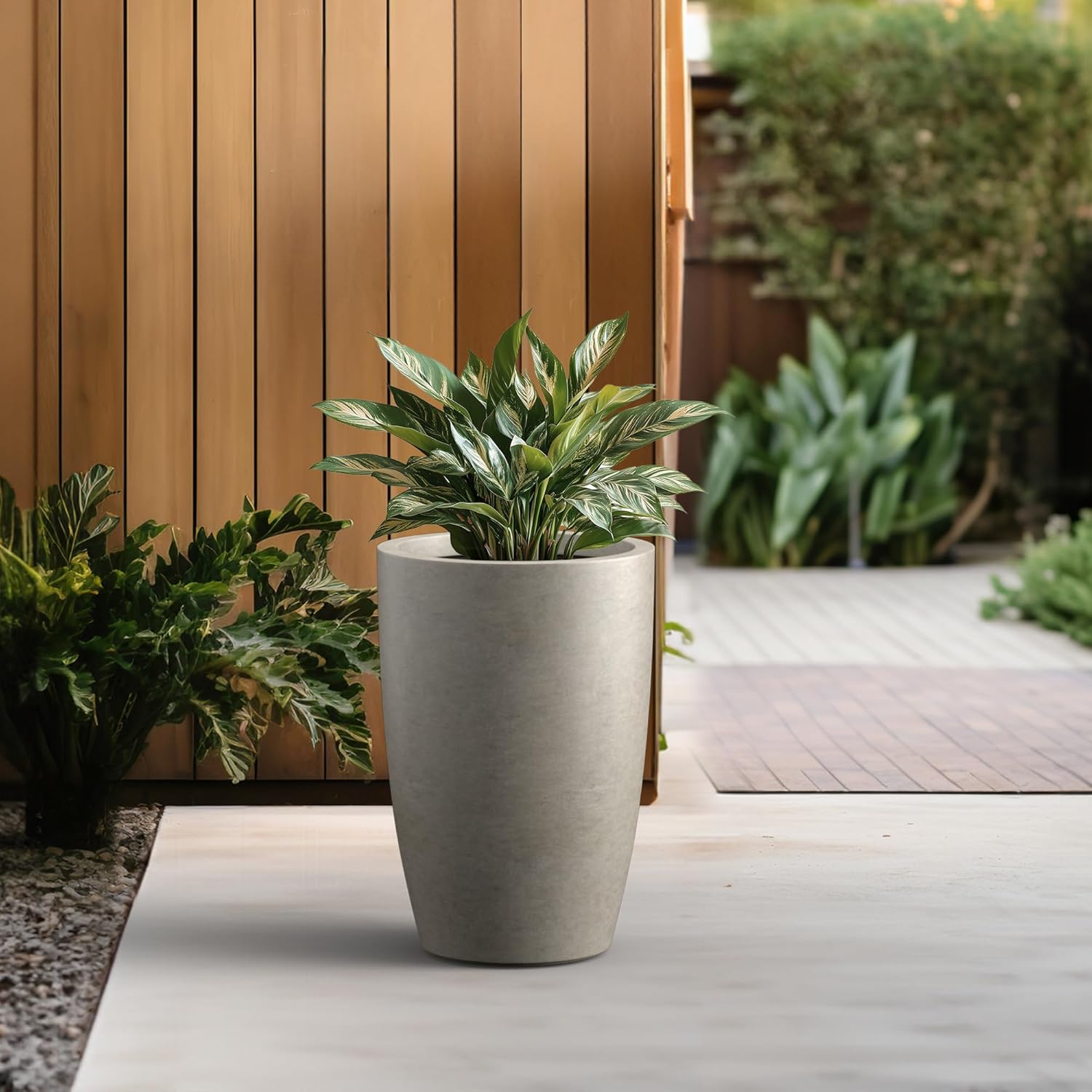 Kante 18.1" H Tall Round Concrete Planter for Outdoor Indoor, Modern D