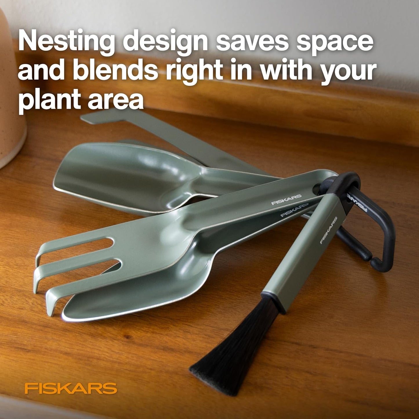 Fiskars 5-Piece Cultivating Tool Set, Nesting Trowel, Soil Scoop, Cult
