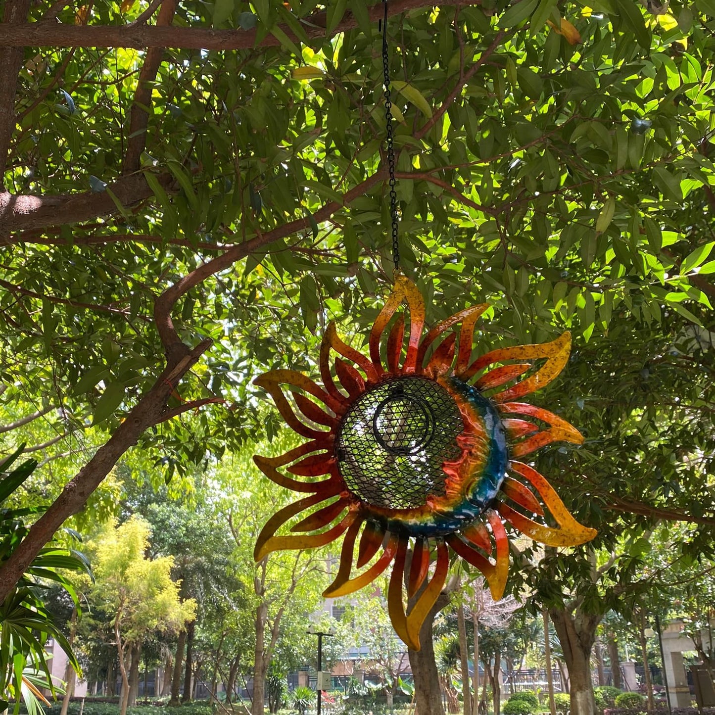 Sun and Moon Outside Wild Bird Feeder，Metal Hanging Bird Feeder for Garden Yard Outdoor Decoration