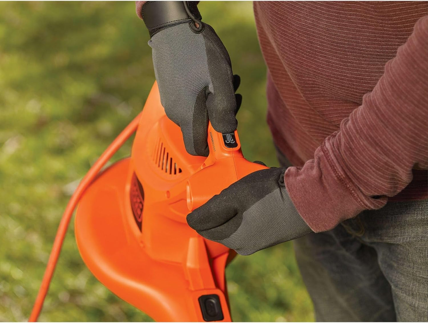 BLACK+DECKER Leaf Blower, Leaf Vacuum and Mulcher 3 in 1, Backpack Blowers for Lawn Care,250 mph Airflow, 400 cfm Delivery Power, Reusable Bag Included, Corded (BEBL7000)