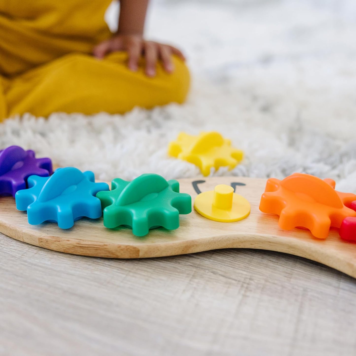 Melissa & Doug Rainbow Caterpillar Gear Toy with 6 Interchangeable Gea