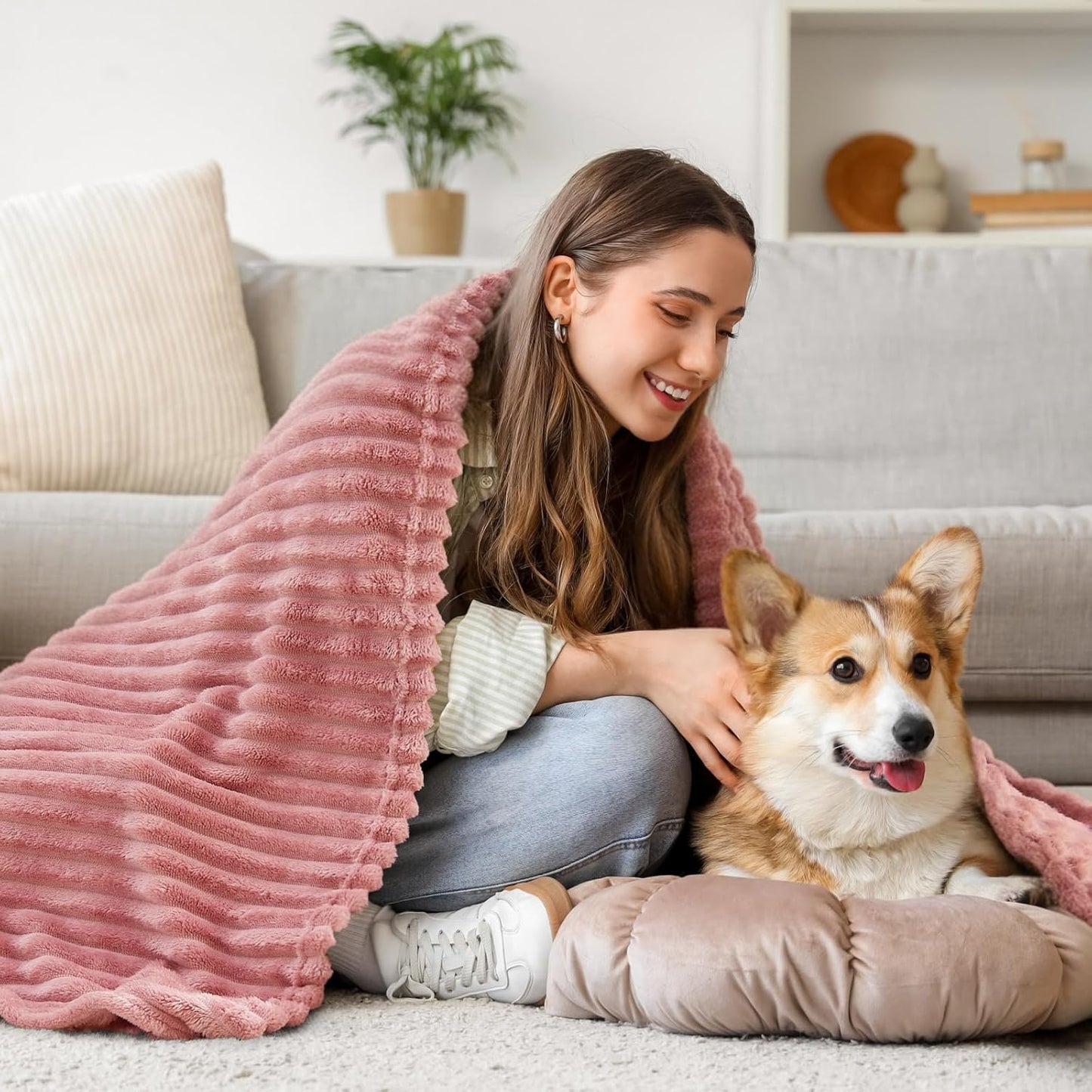 BEDELITE Fleece Throw Blanket for Couch – 3D Ribbed Jacquard Soft and Warm Decorative Fuzzy Blanket – Cozy, Fluffy, Plush Lightweight Pink Throw Blankets for Bed, Sofa, 50x60 inches