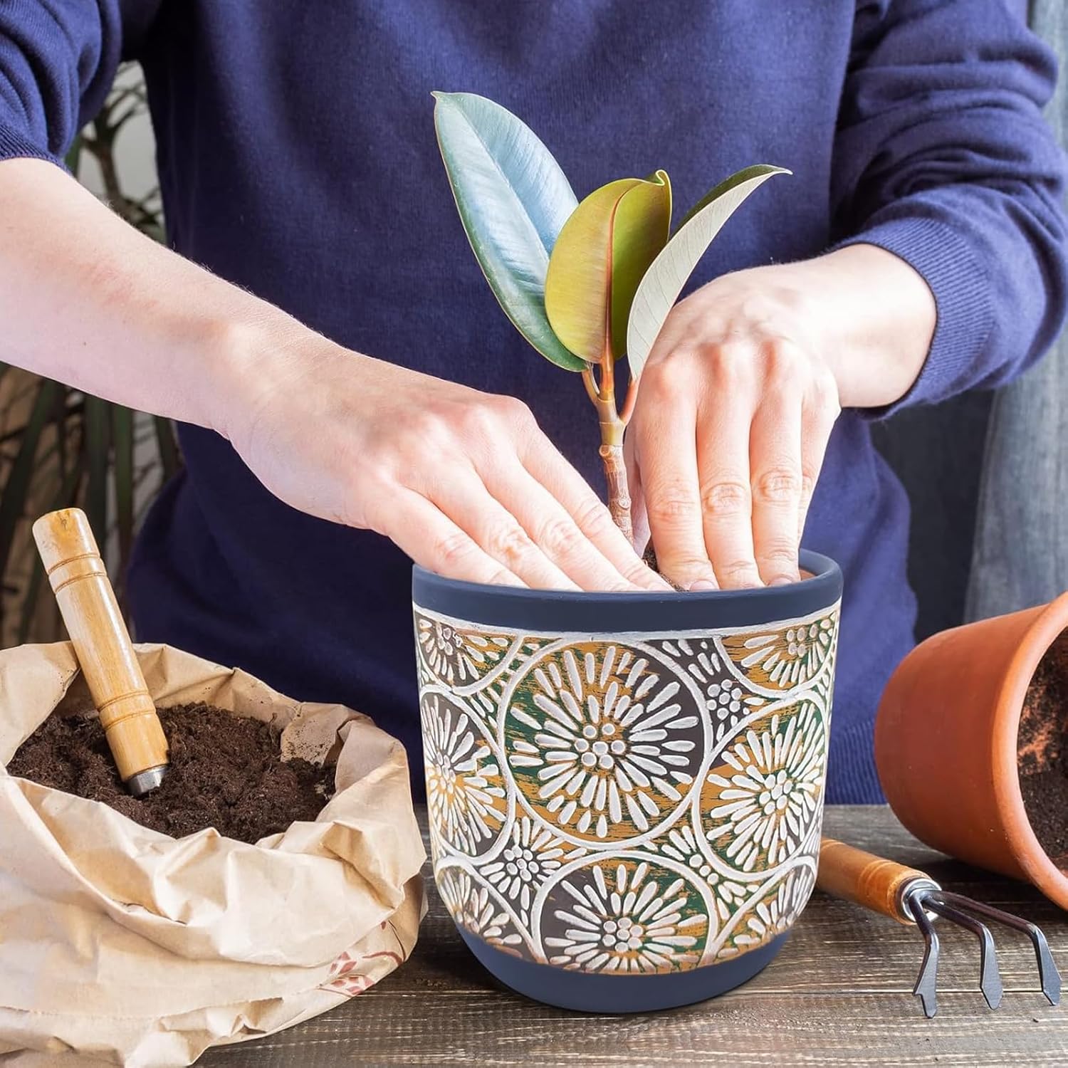 DeeCoo 3 Piece Ceramic Plant pots Indoor Pots Set with Drainage Holes,