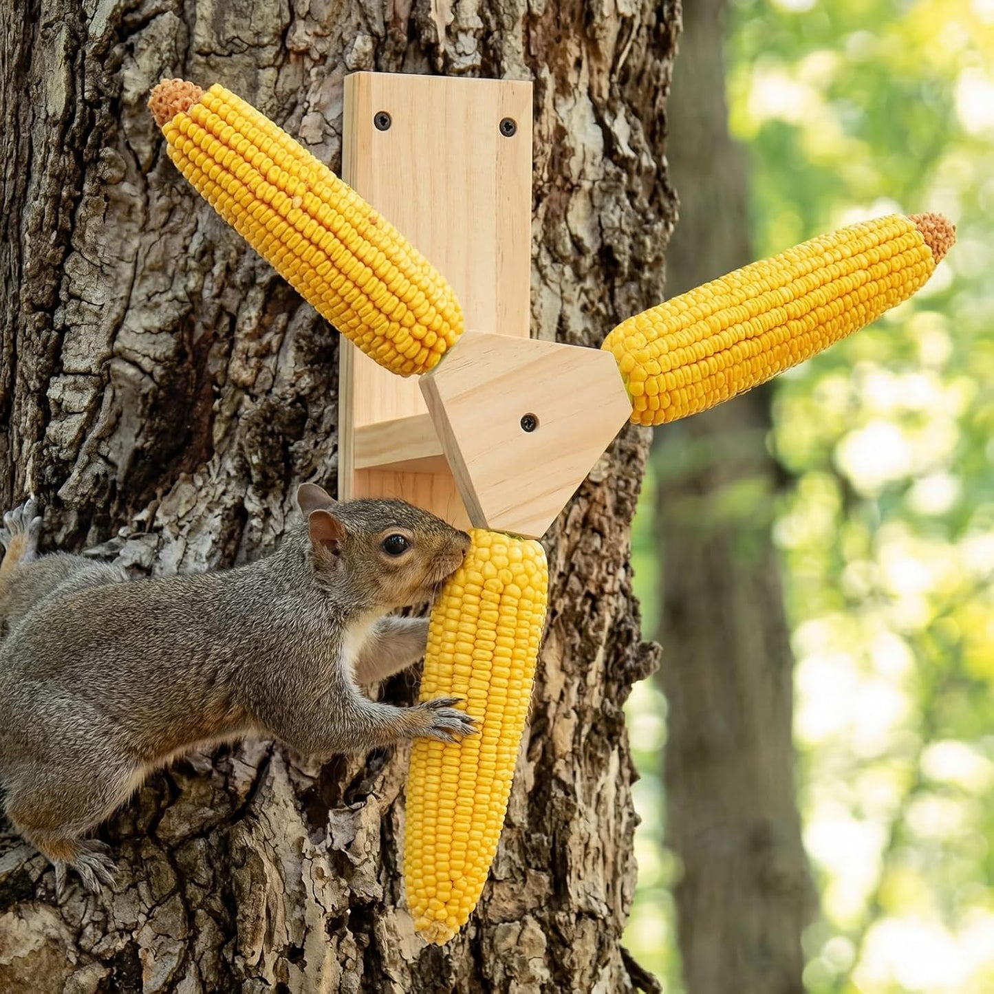 LemonRoad Squirrel Feeder for Outside, Squirrel Spinner Corn Cob Holder with 3 Ears, Wooden Chipmunk Feeder (Beige)
