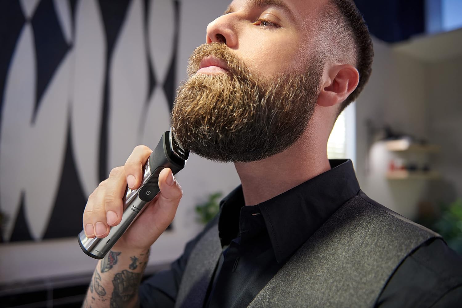 Norelco Philips Multigroom 7000 Series, All-in-One Trimmer, Beard Trim