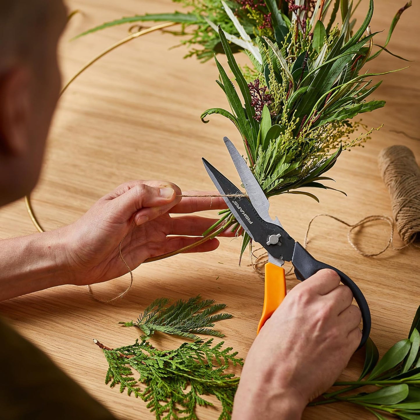 Fiskars Garden Scissors, 7-in-1 Garden Shears Multi-Tool with Sheath, 
